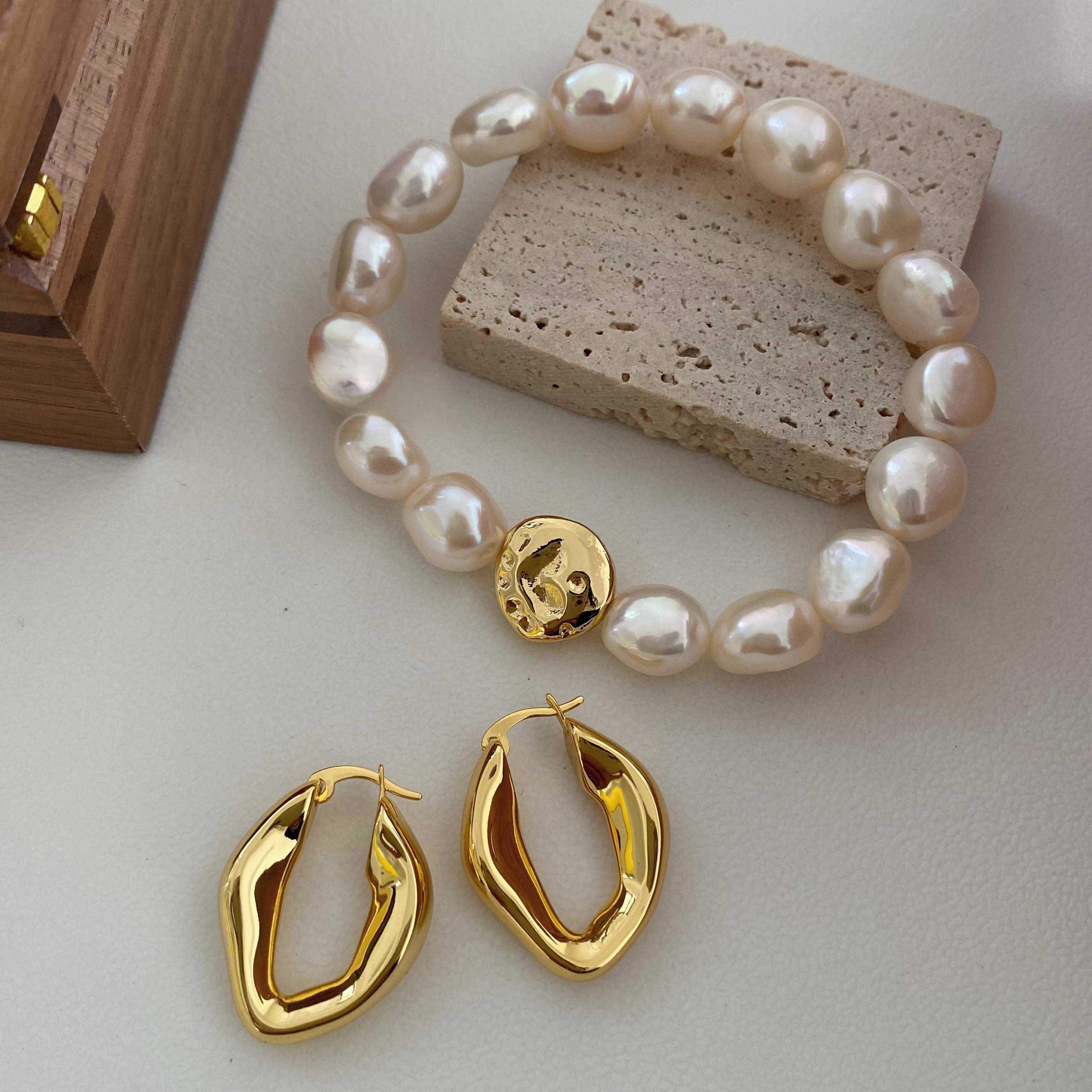 Alya's - Vintage Baroque Bracelet