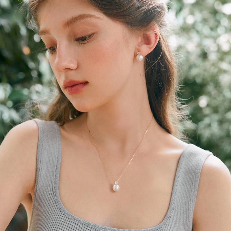Alya's - Crystal Pendant