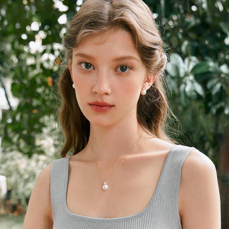 freshwater round pearl pendant necklace 10-11mm with zircon detail and silver chain, daily wear