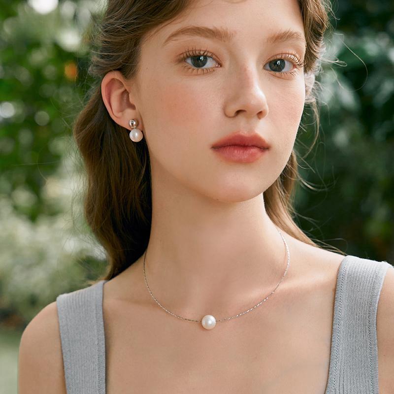 Alya's - Crystal Pendant