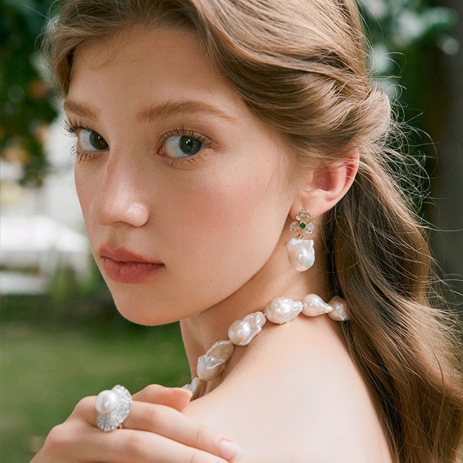 Alya's - Baroque Pearl Necklace