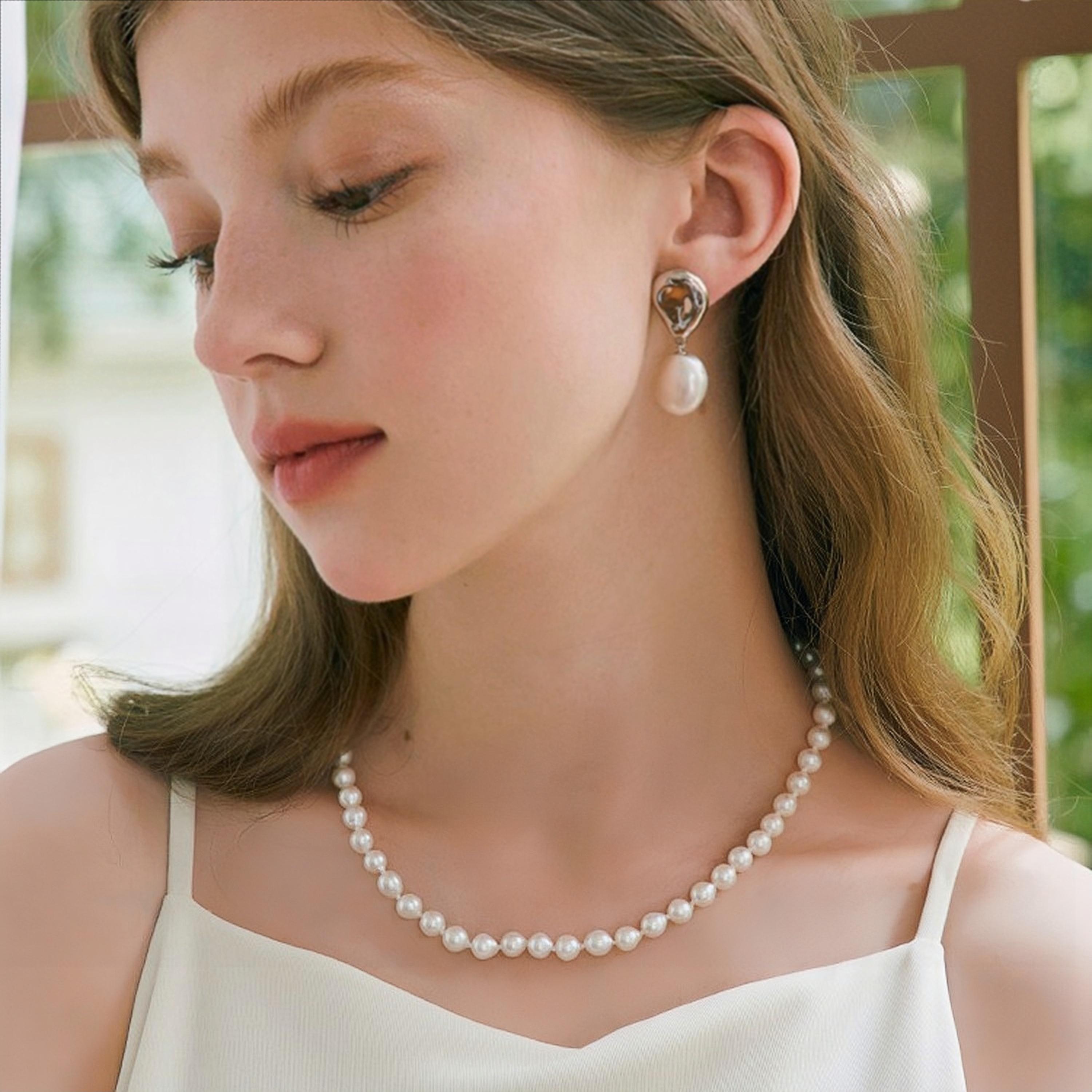 Alya's - Small Baroque Pearl Necklace