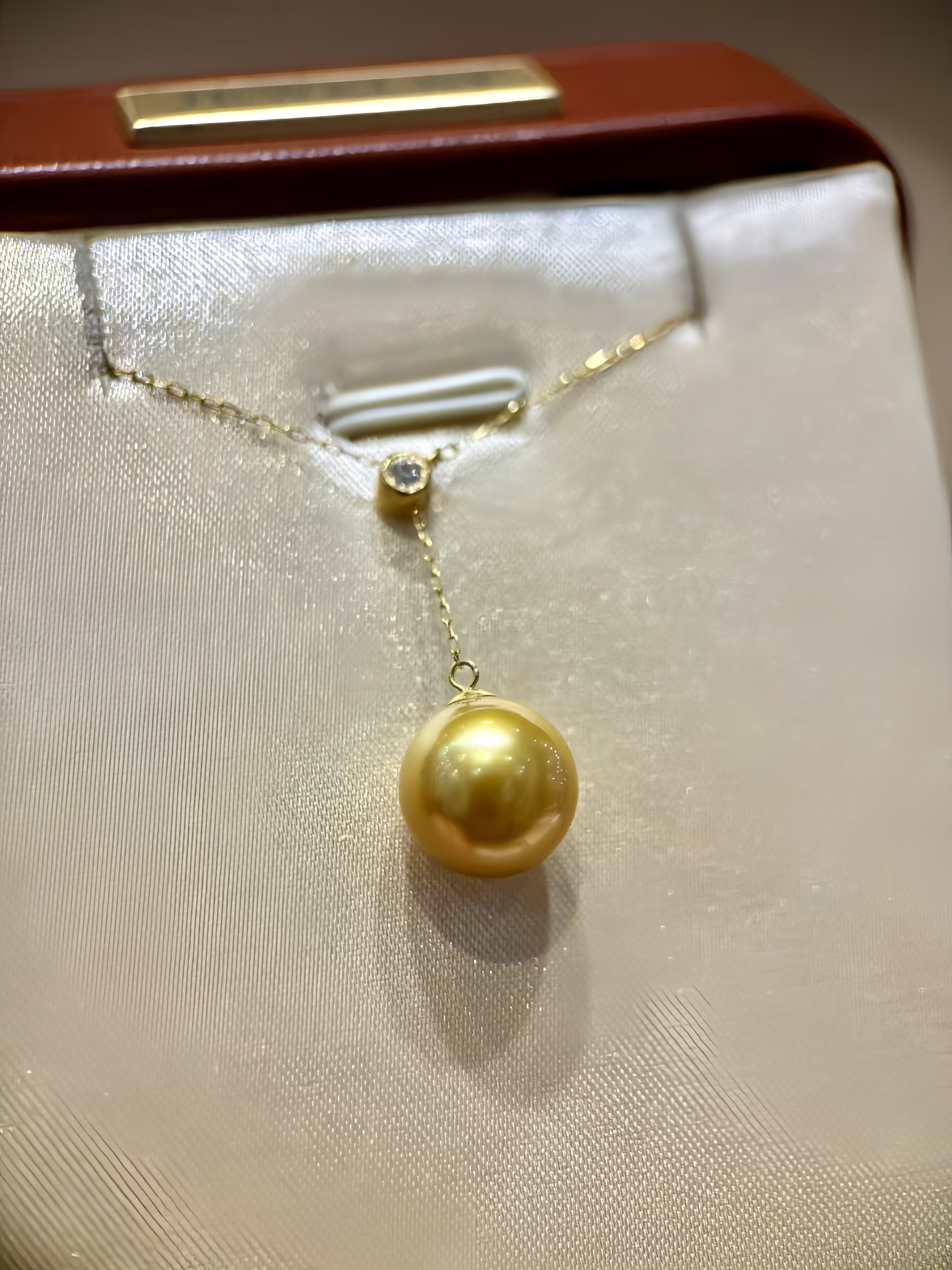 10-11mm South Sea Gold Pearl Pendant/18K Gold P.02