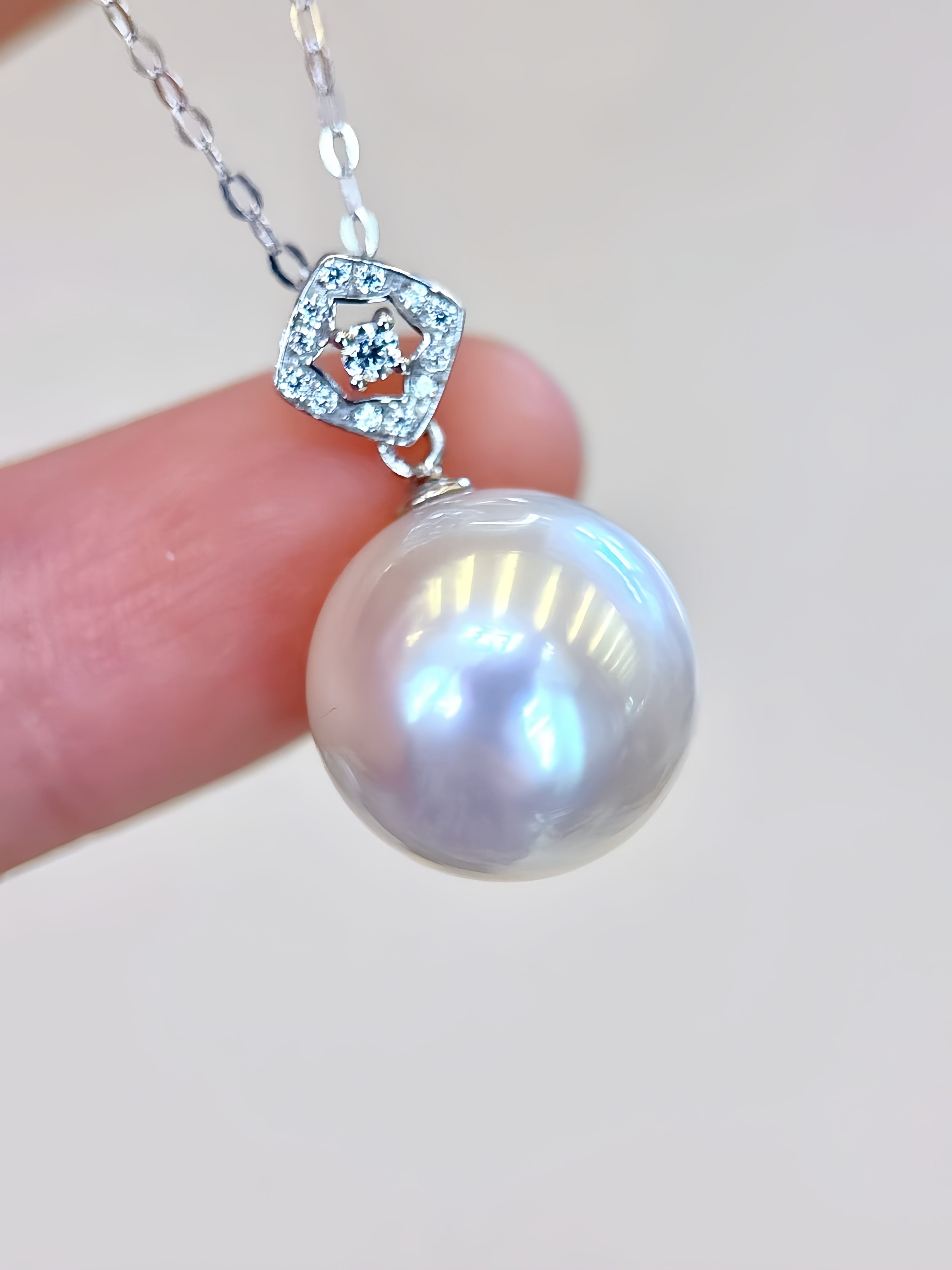 12-13mm Australian White Pearl Pendant/18K Gold P.01