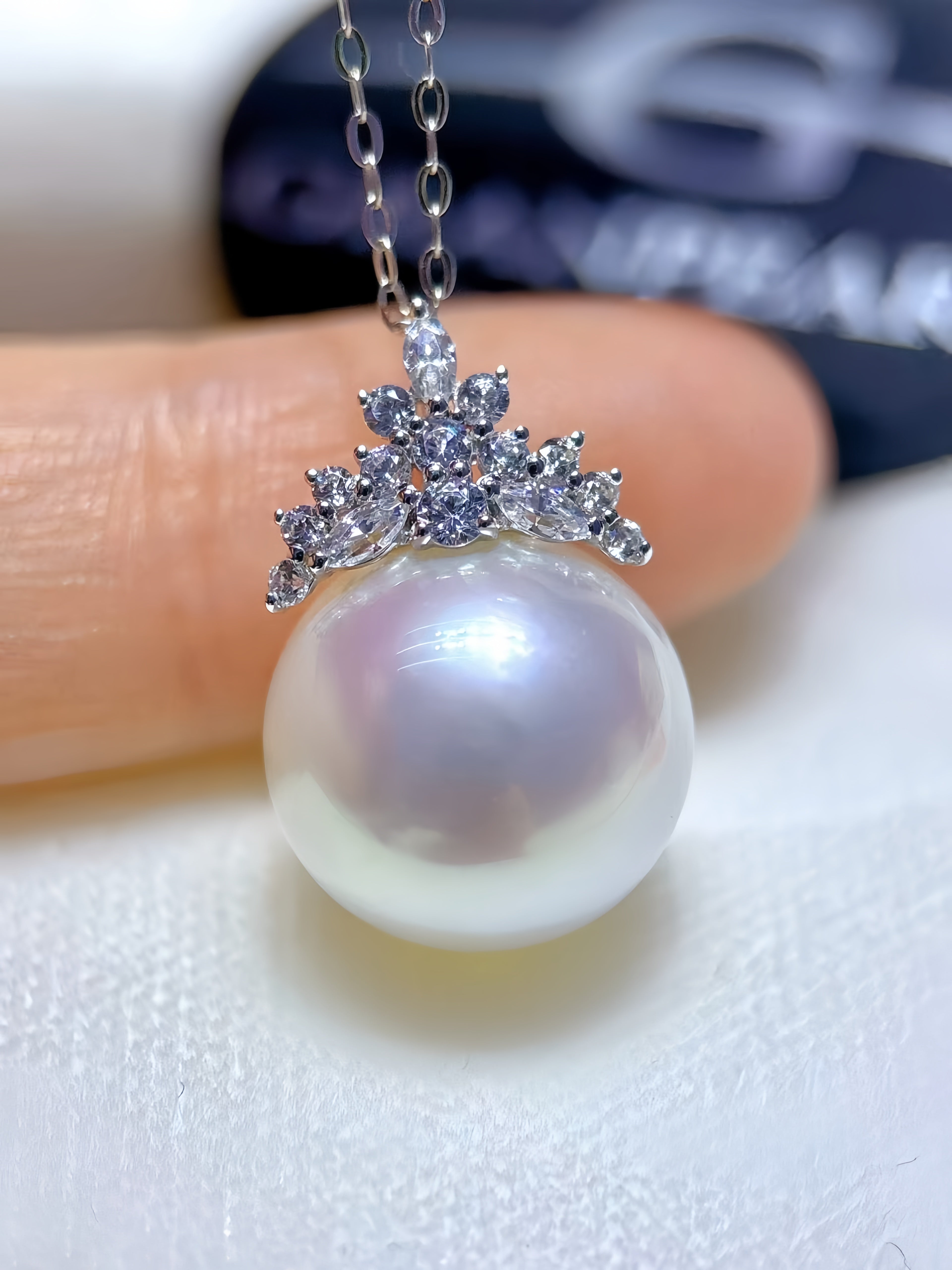 12-13mm Australian White Pearl Pendant/18K Gold P.02