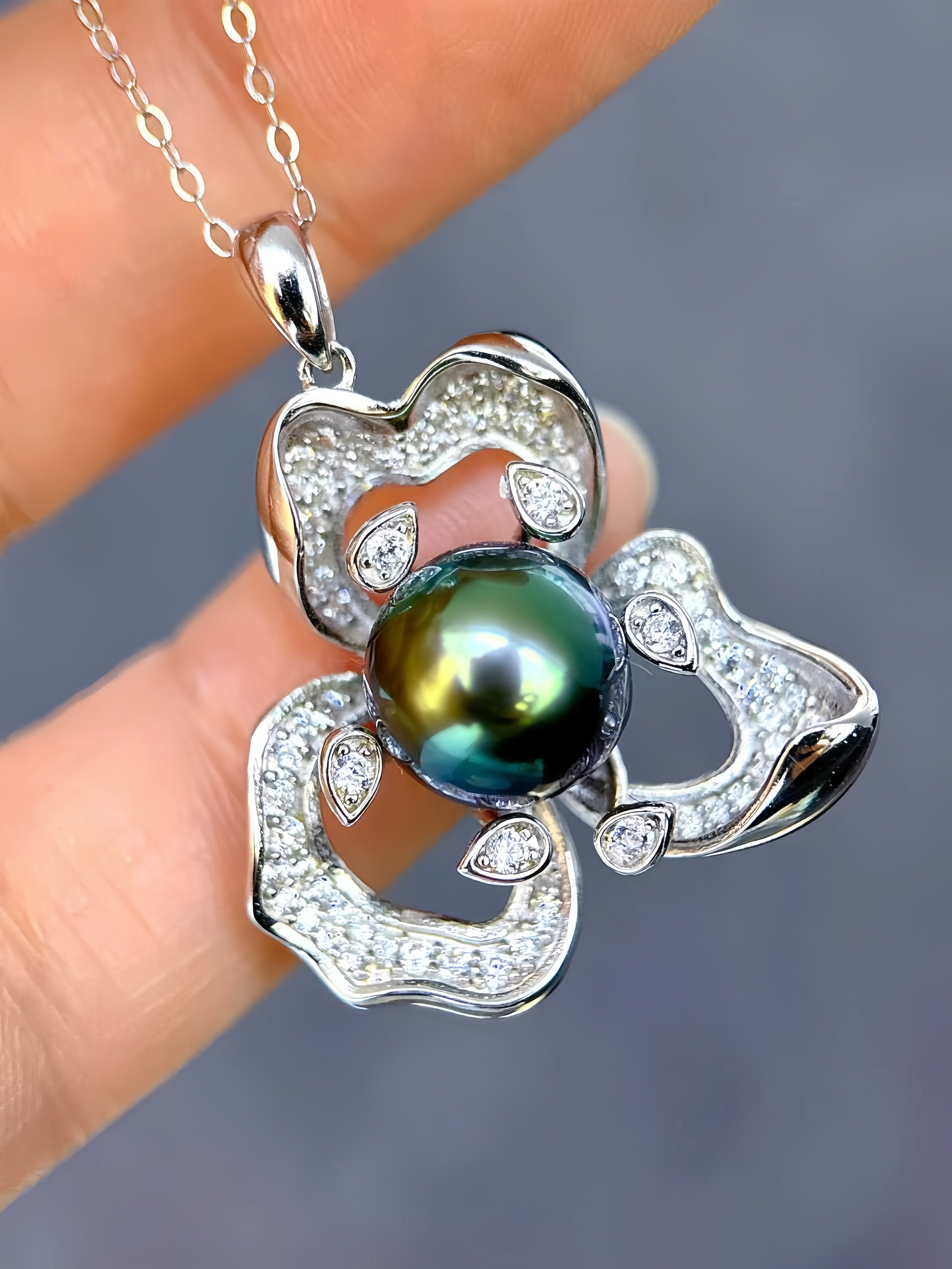9-10mm Tahitian Pearl Pendant P.01