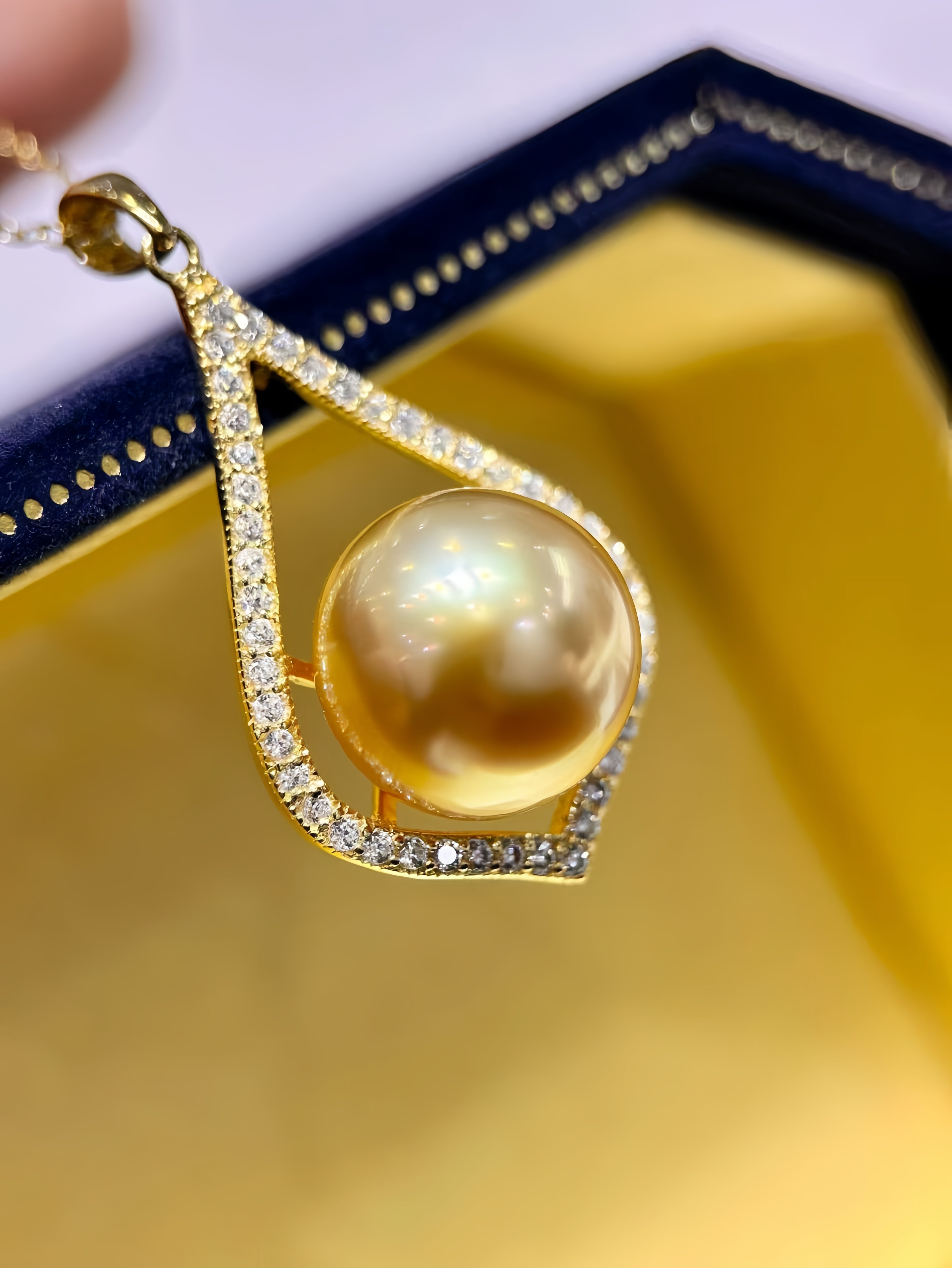 11-12mm South Sea Gold Pearl Pendant P.05