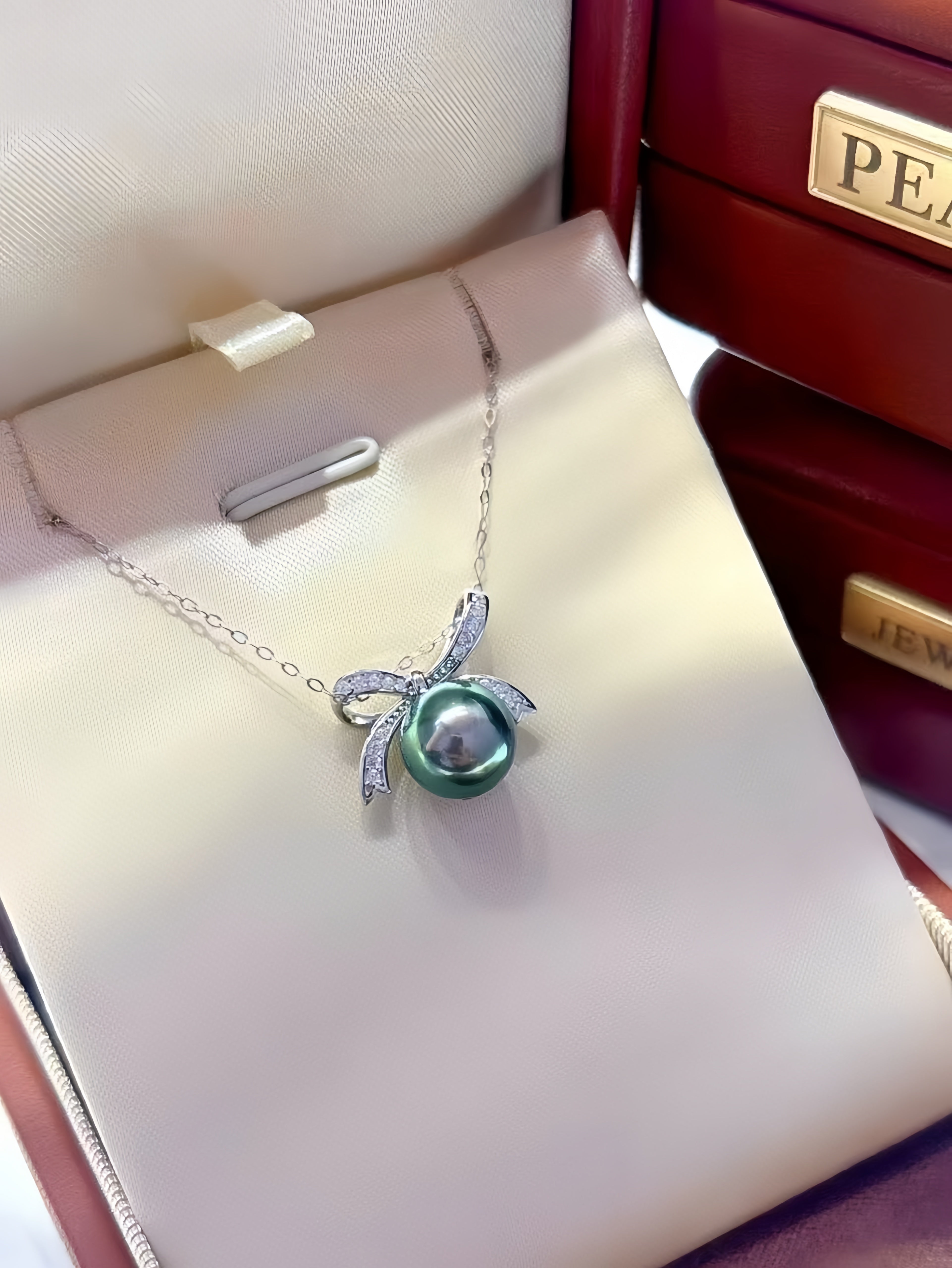 9-10mm Tahitian Pearl Pendant P.06
