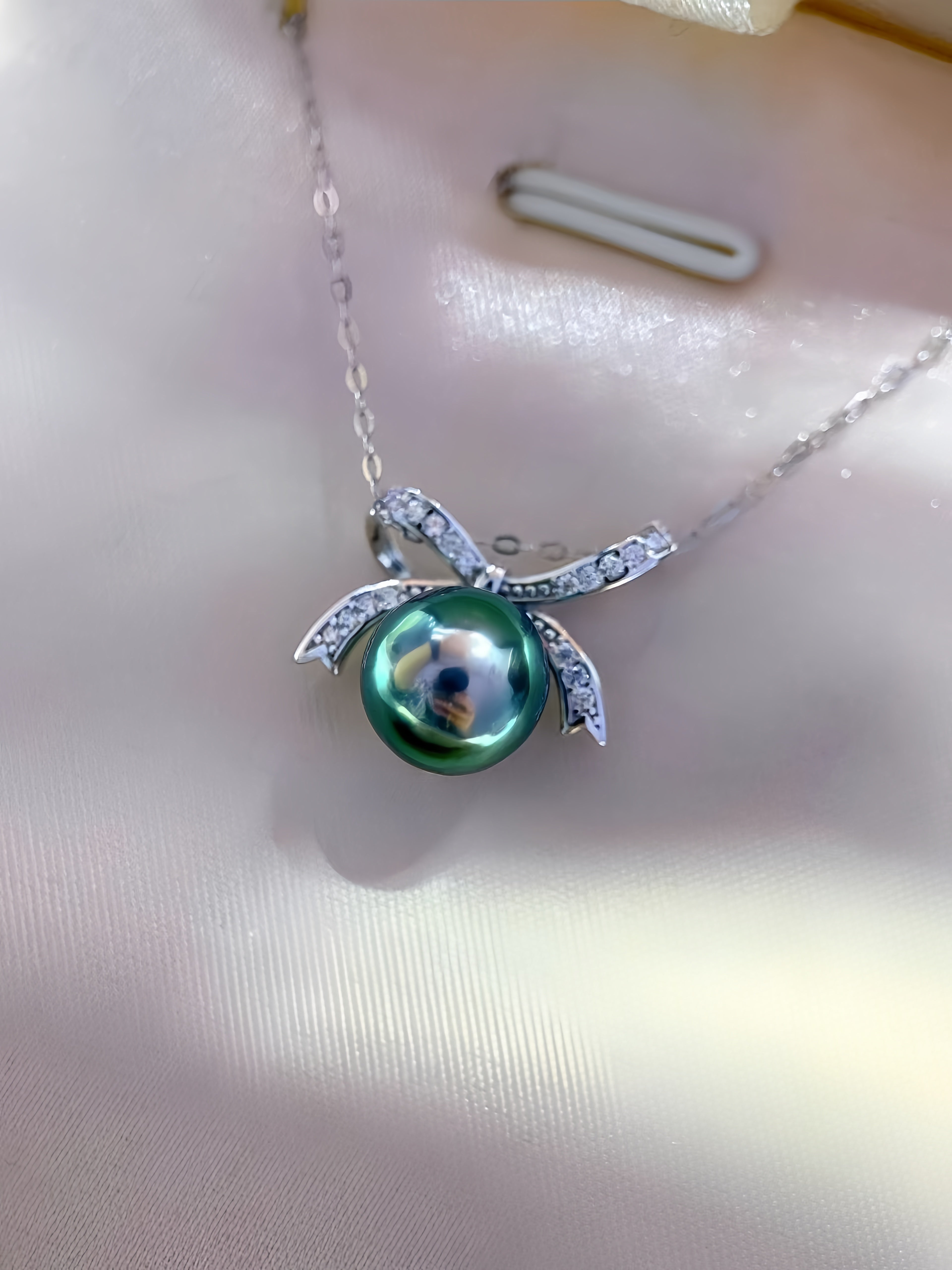 9-10mm Tahitian Pearl Pendant P.06