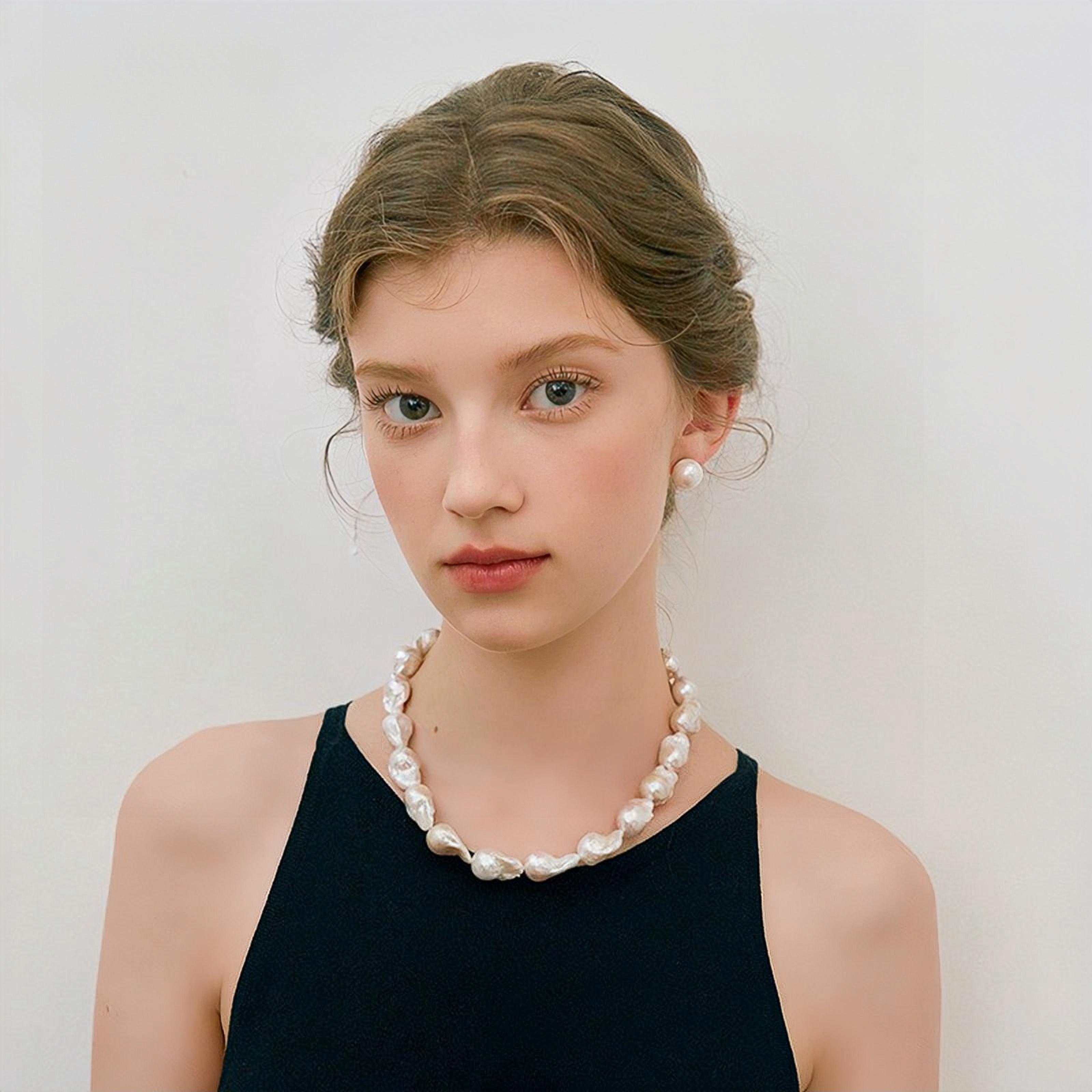 Alya's - Top-grade Baroque Pearl Necklace