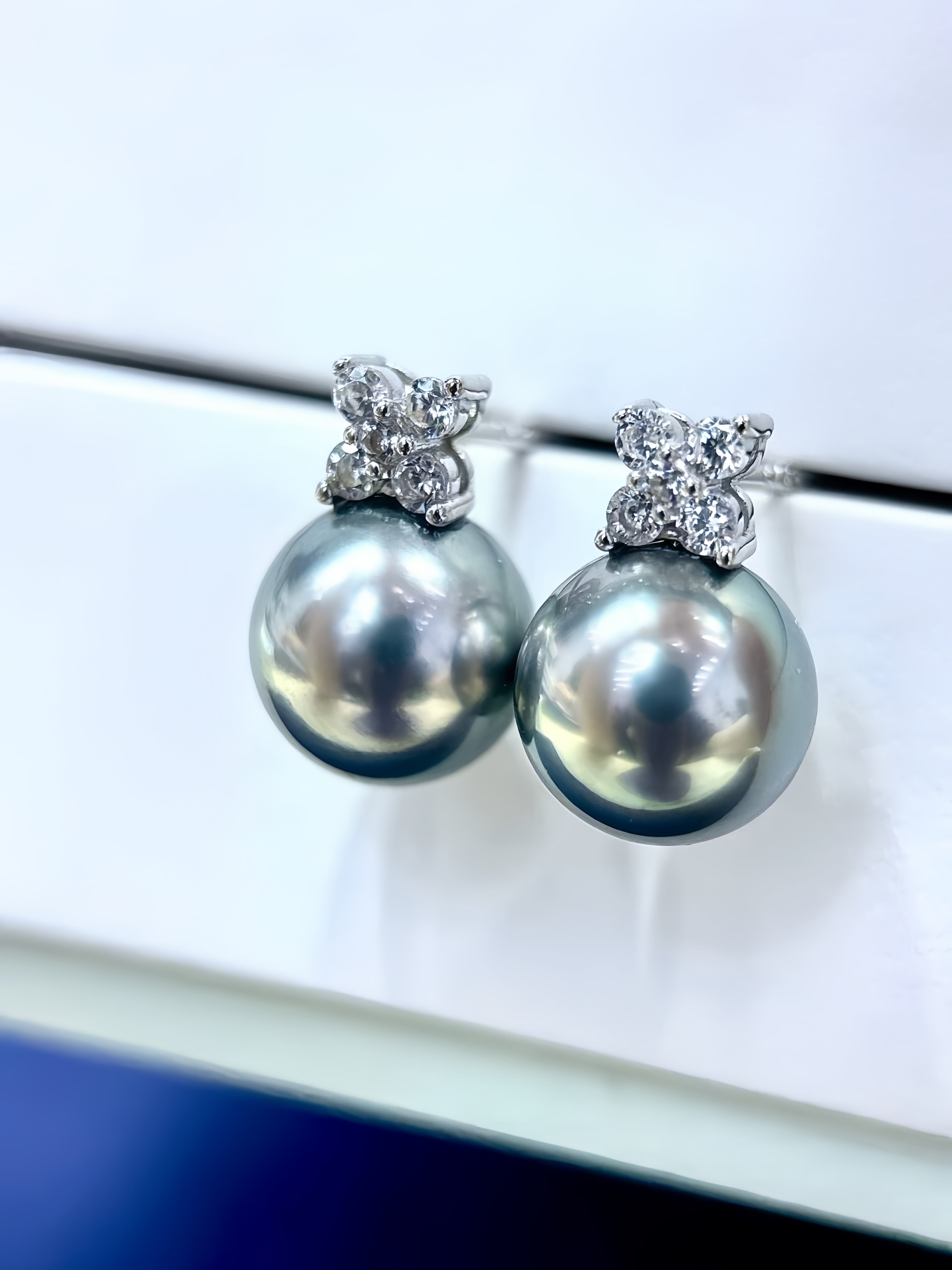 8-9mm Tahitian Pearl Earrings E.03