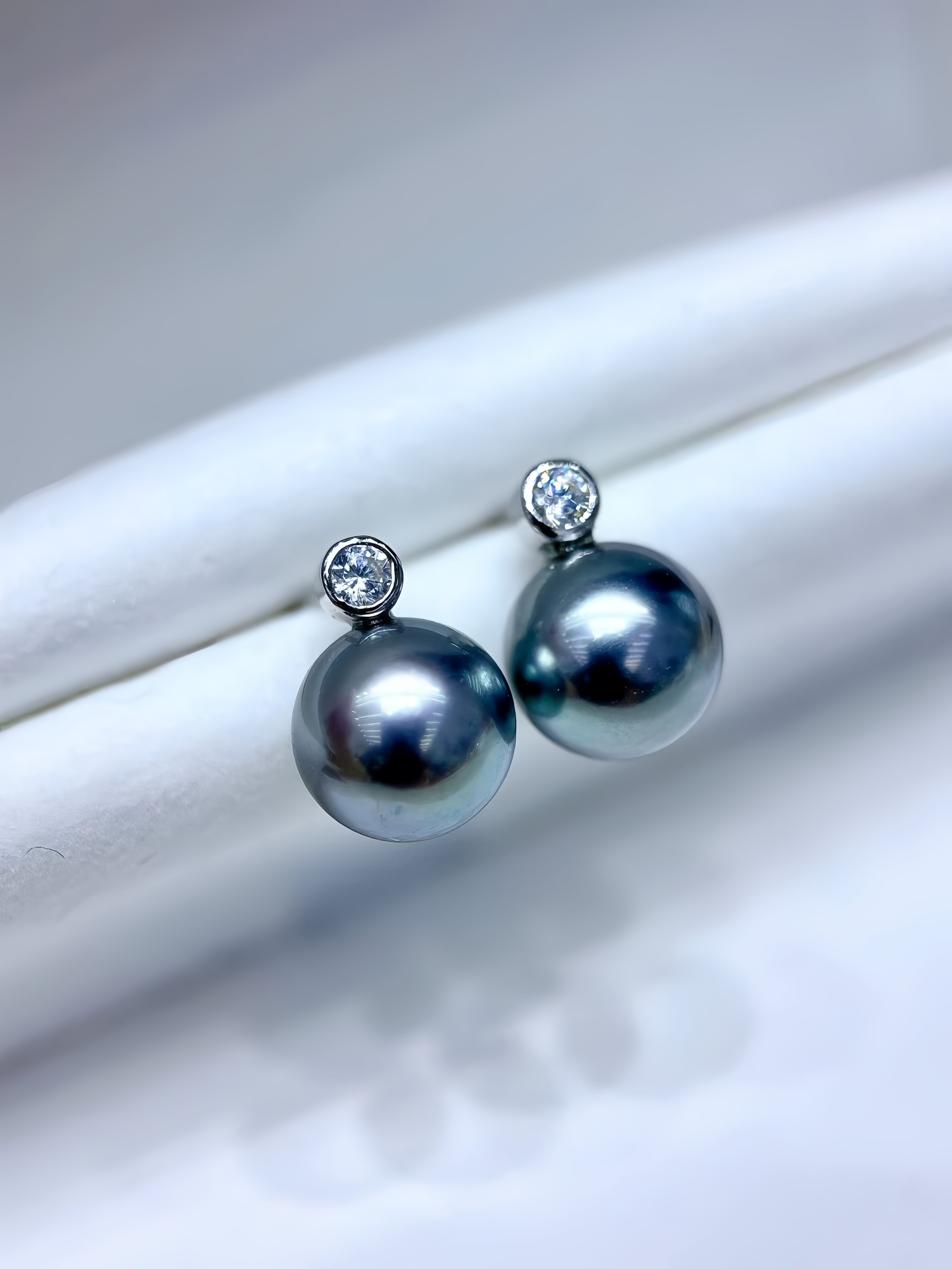 8-9mm Tahitian Pearl Earrings E.04