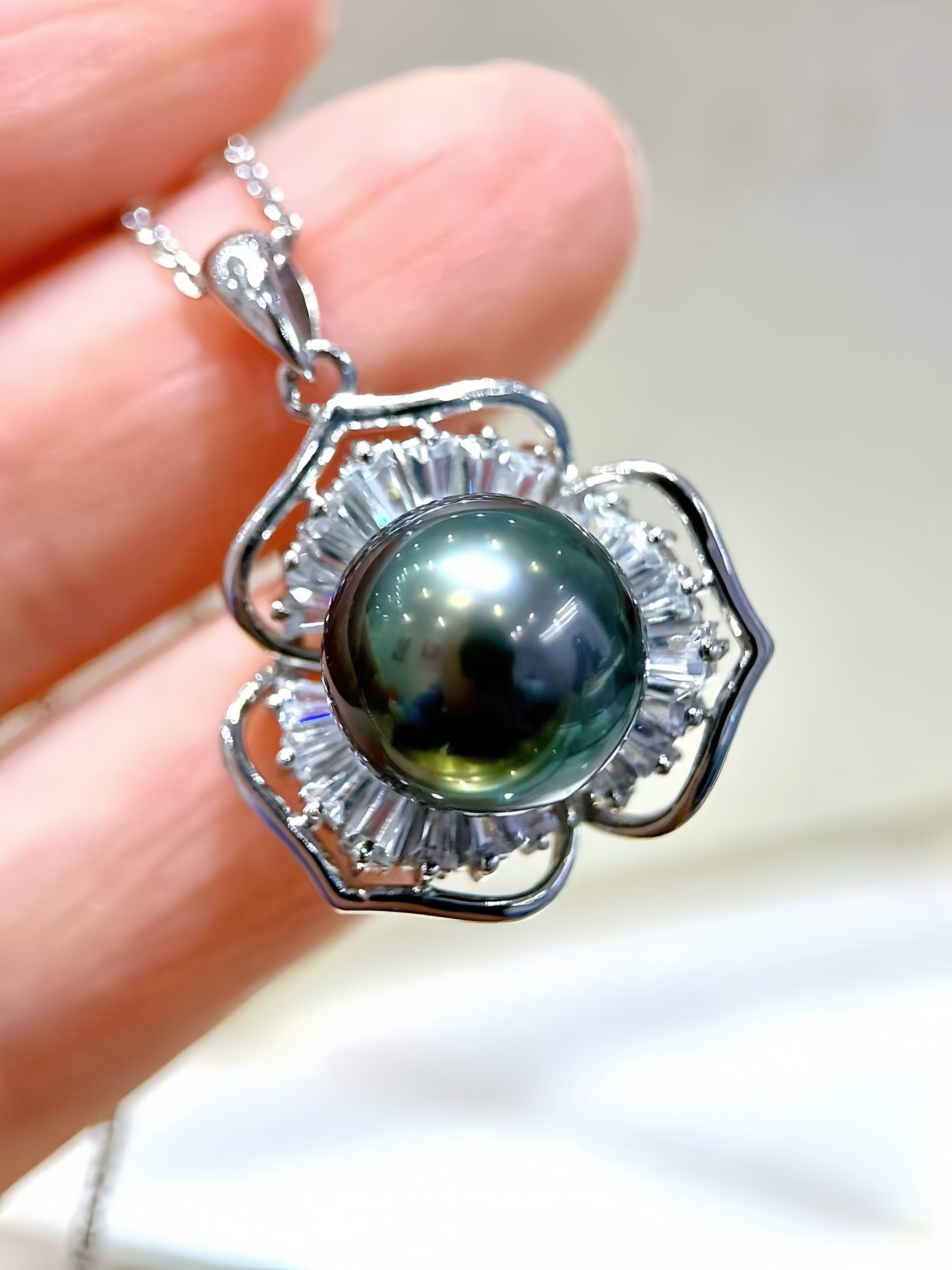 10-11mm Tahitian Pearl Pendant P.01