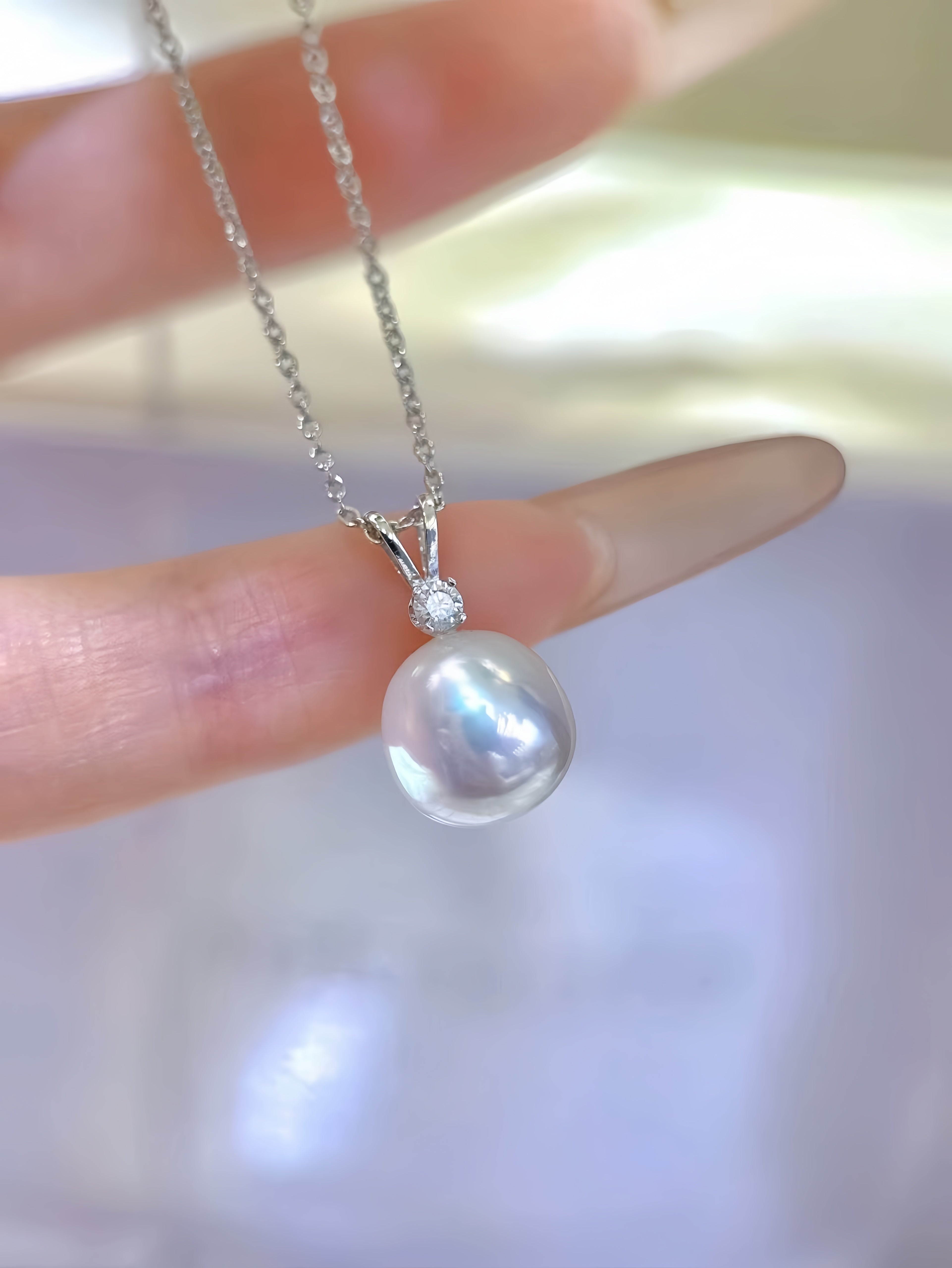 9-10mm Australian White Pearl Pendant/18K Gold P.01