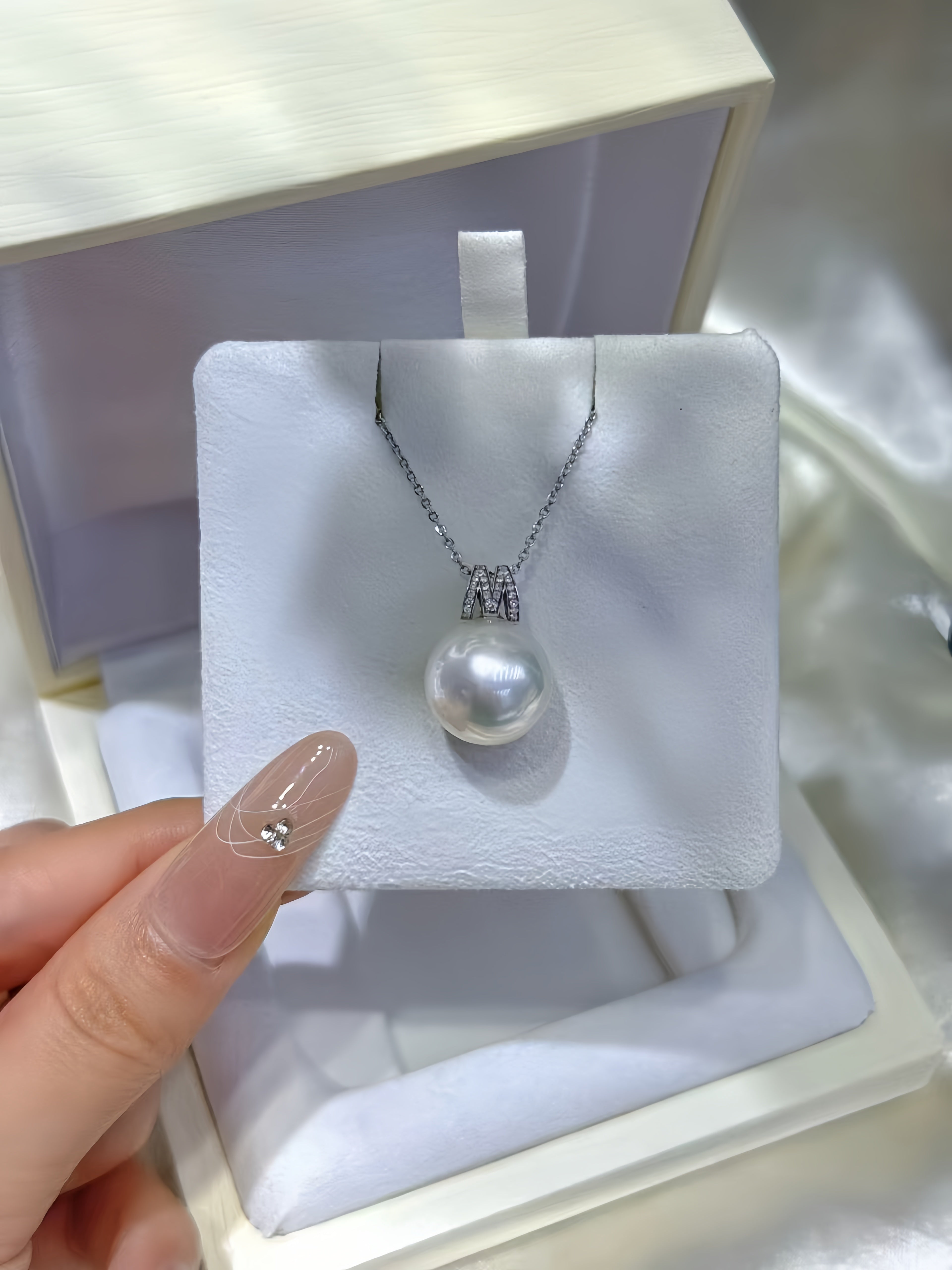13-14mm Australian White Pearl Pendant/18K Gold P.01