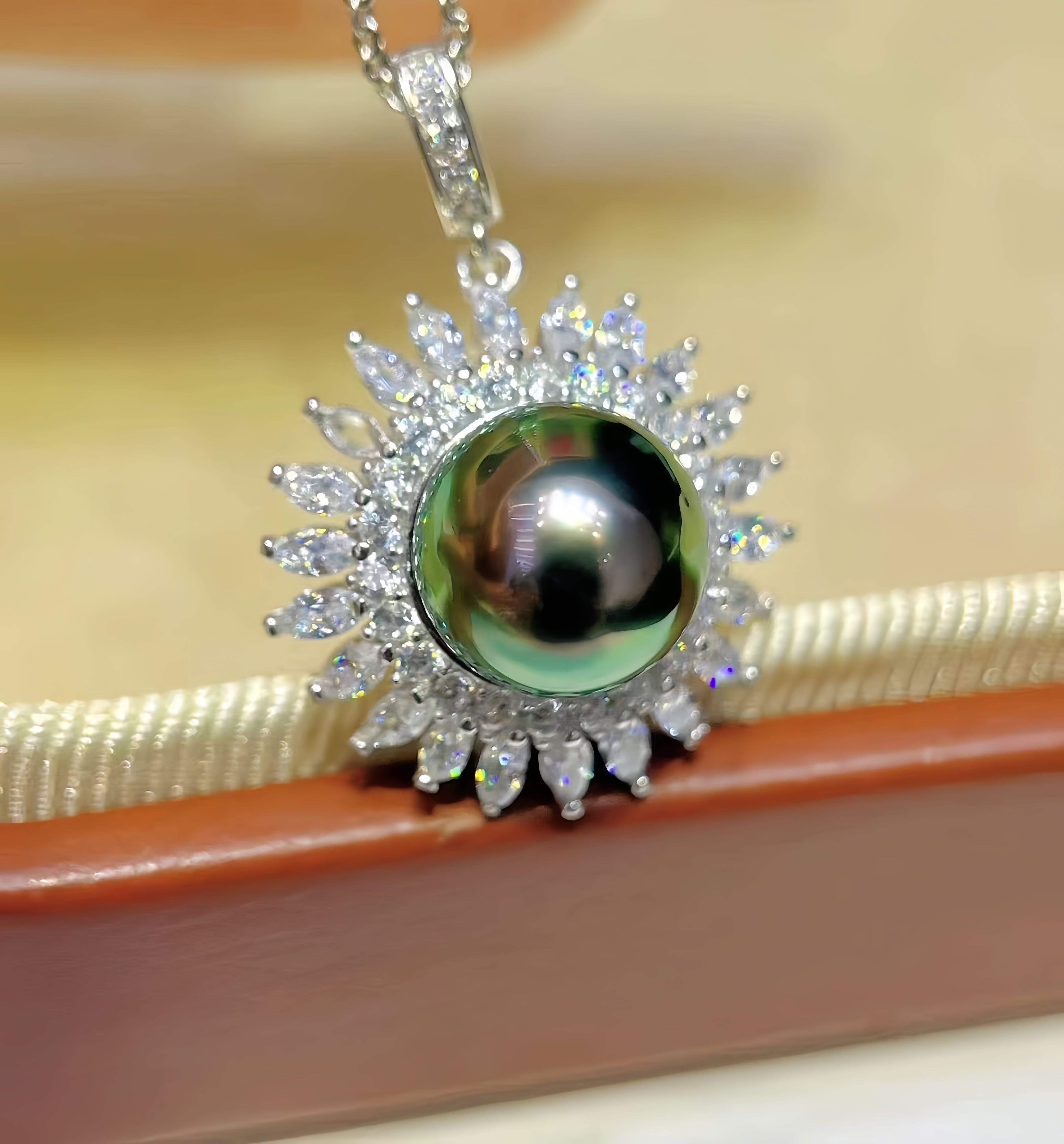 9-10mm Tahitian Pearl Pendant P.02
