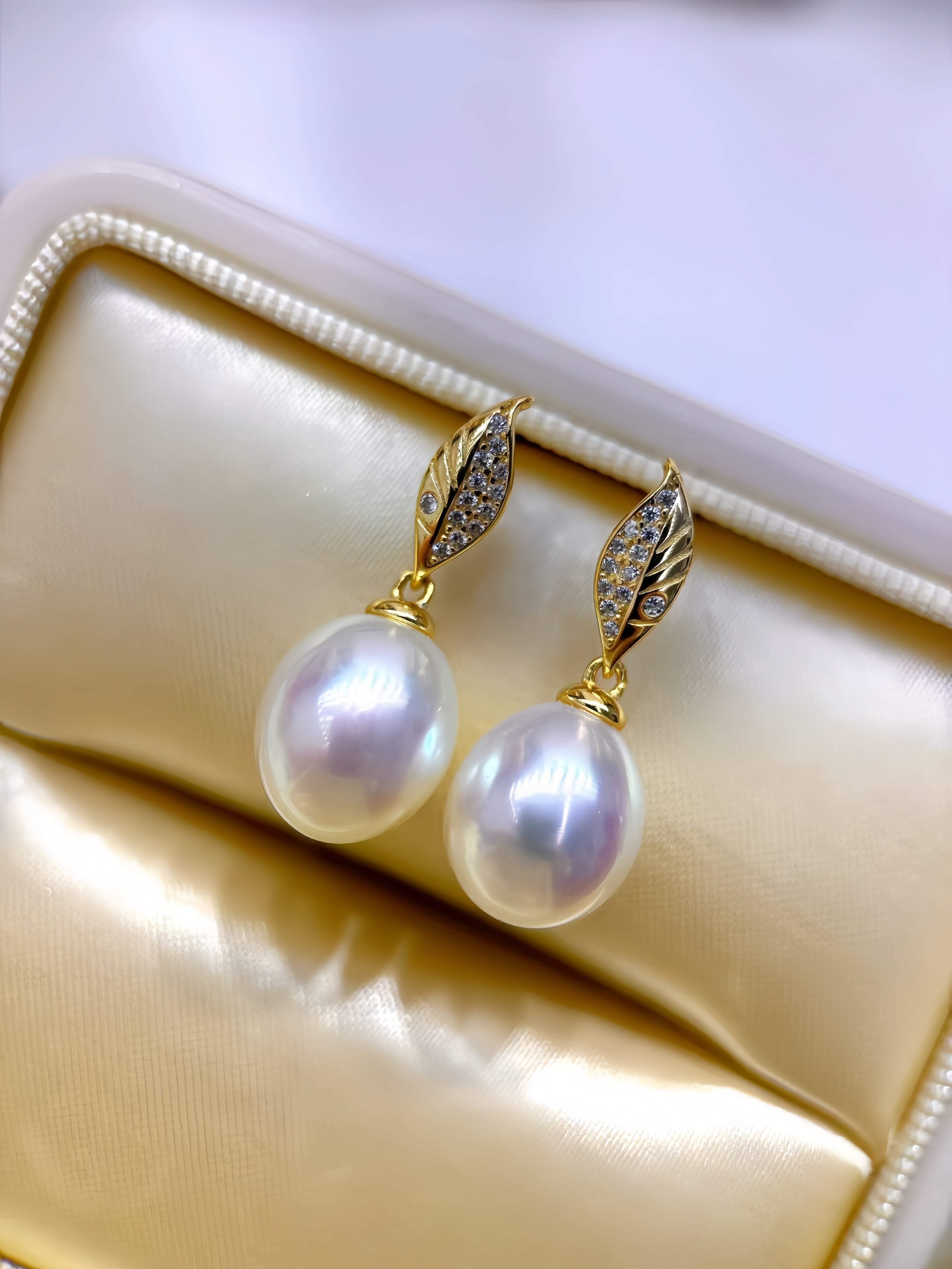 9-10mm Australian White Pearl Earrings E.02