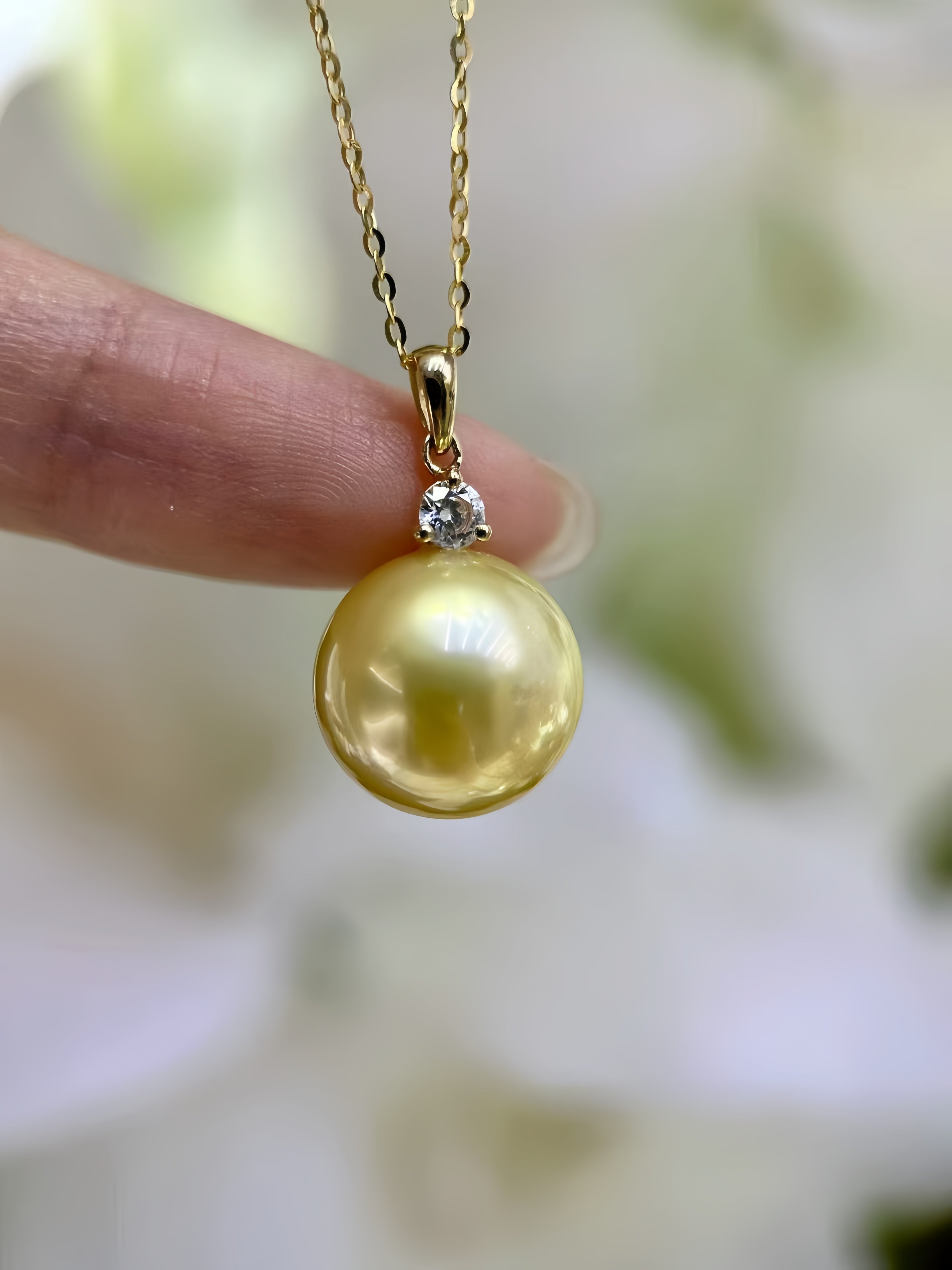 11-12mm South Sea Gold Pearl Pendant /18K Gold Setting P.01