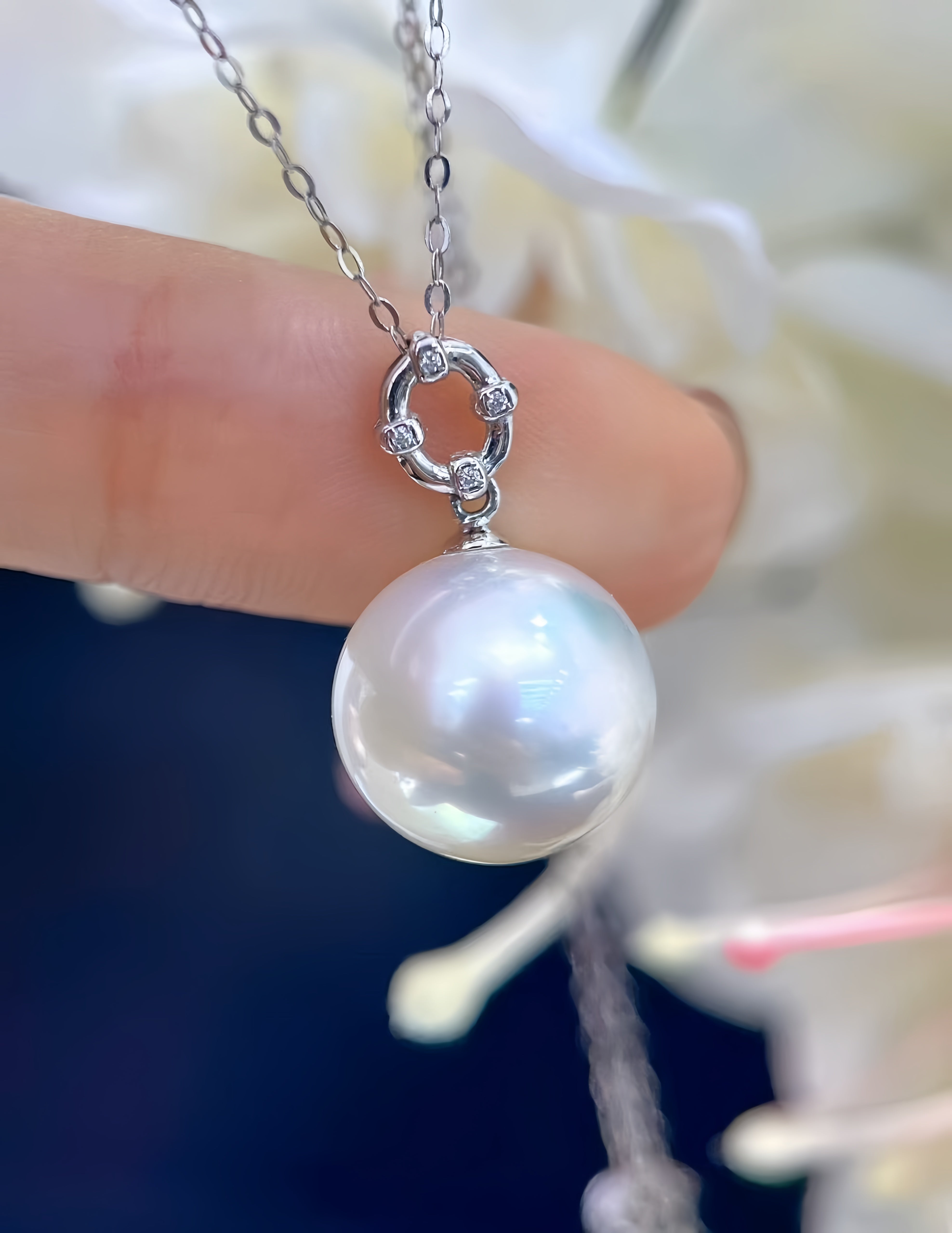 13-14mm Australian White Pearl Pendant/ 18K Gold Setting P.01