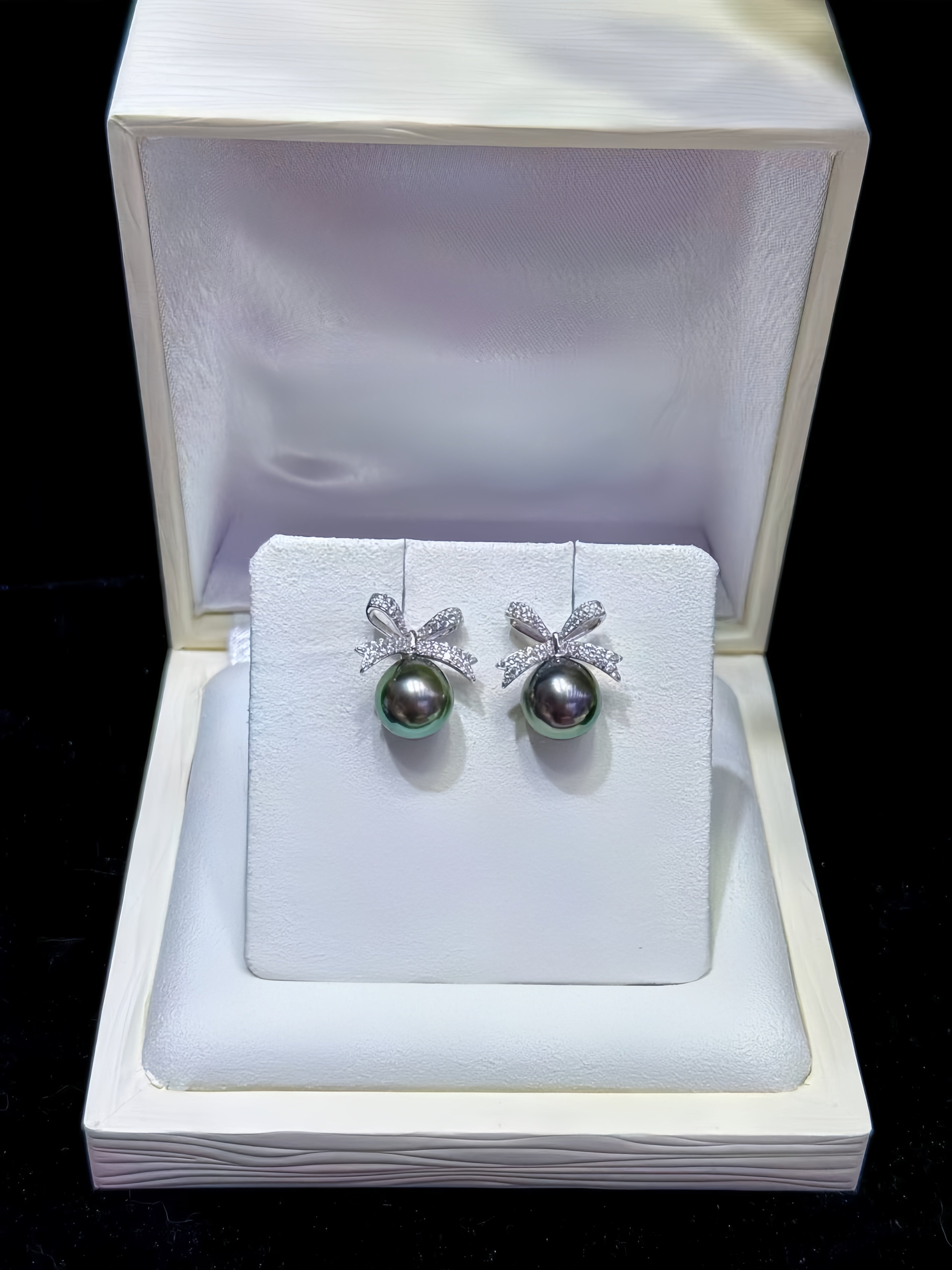 10-11mm Tahitian Pearl Earrings E.02