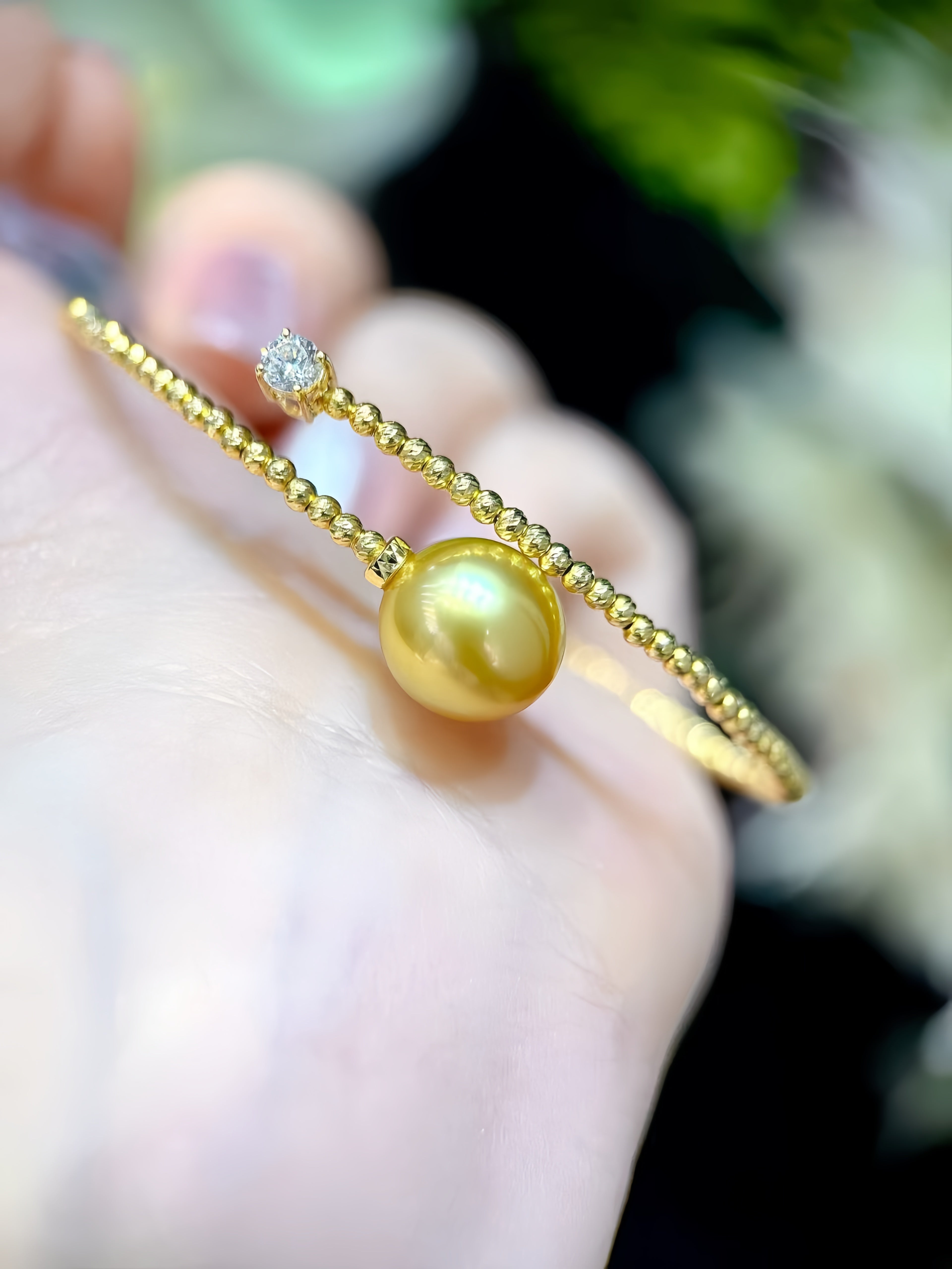 10-11mm South Sea Gold Pearl Bracelet/18K Gold B.01