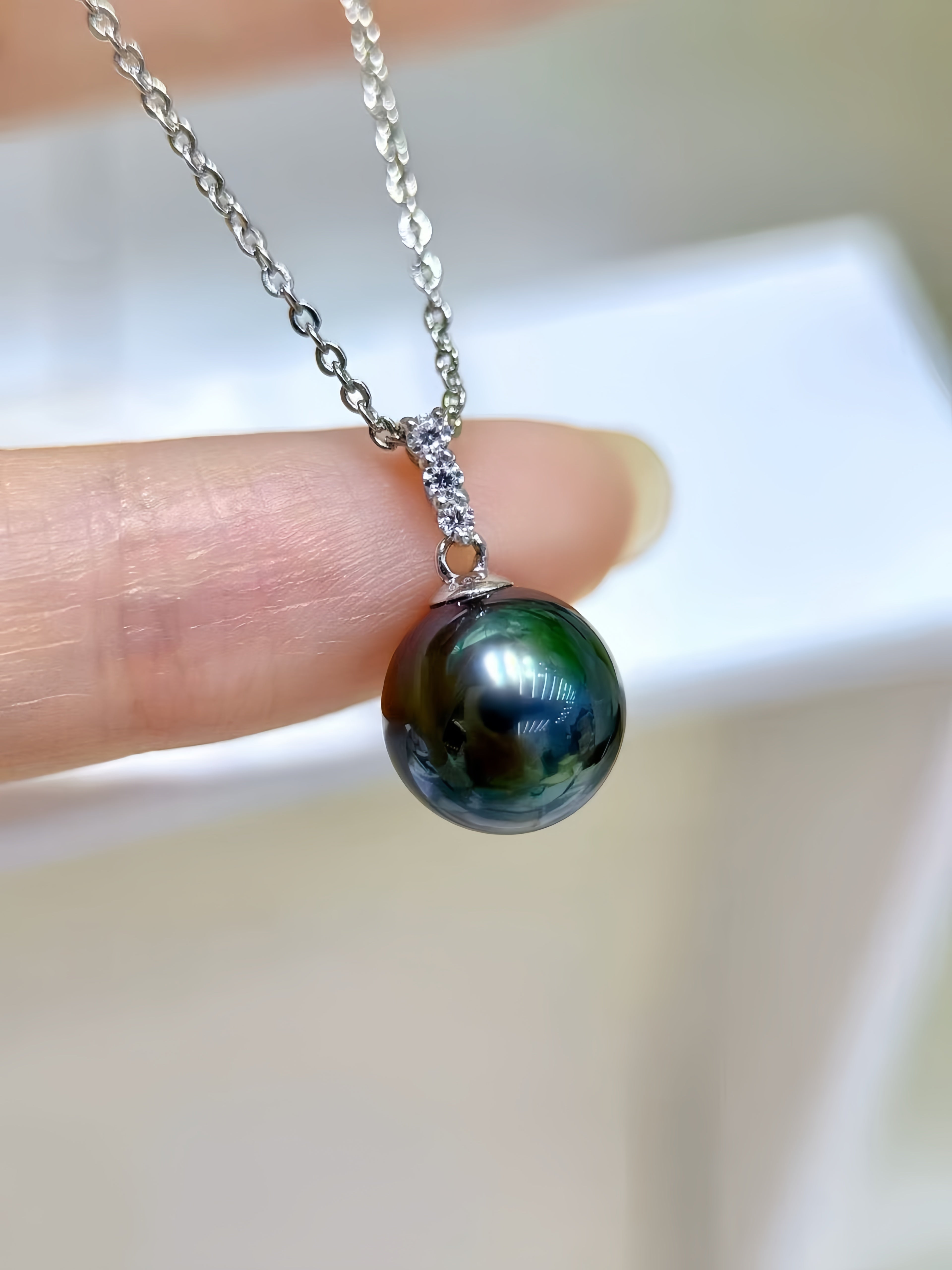 9-10mm Tahitian Pearl Pendant/18K Gold P.01