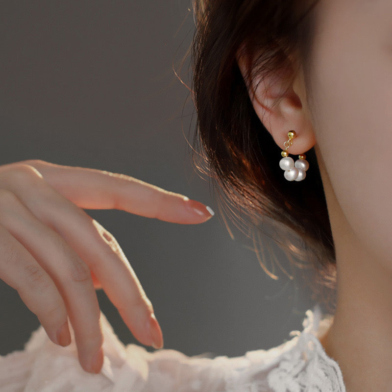 Alya's - Floral Pearl Earrings