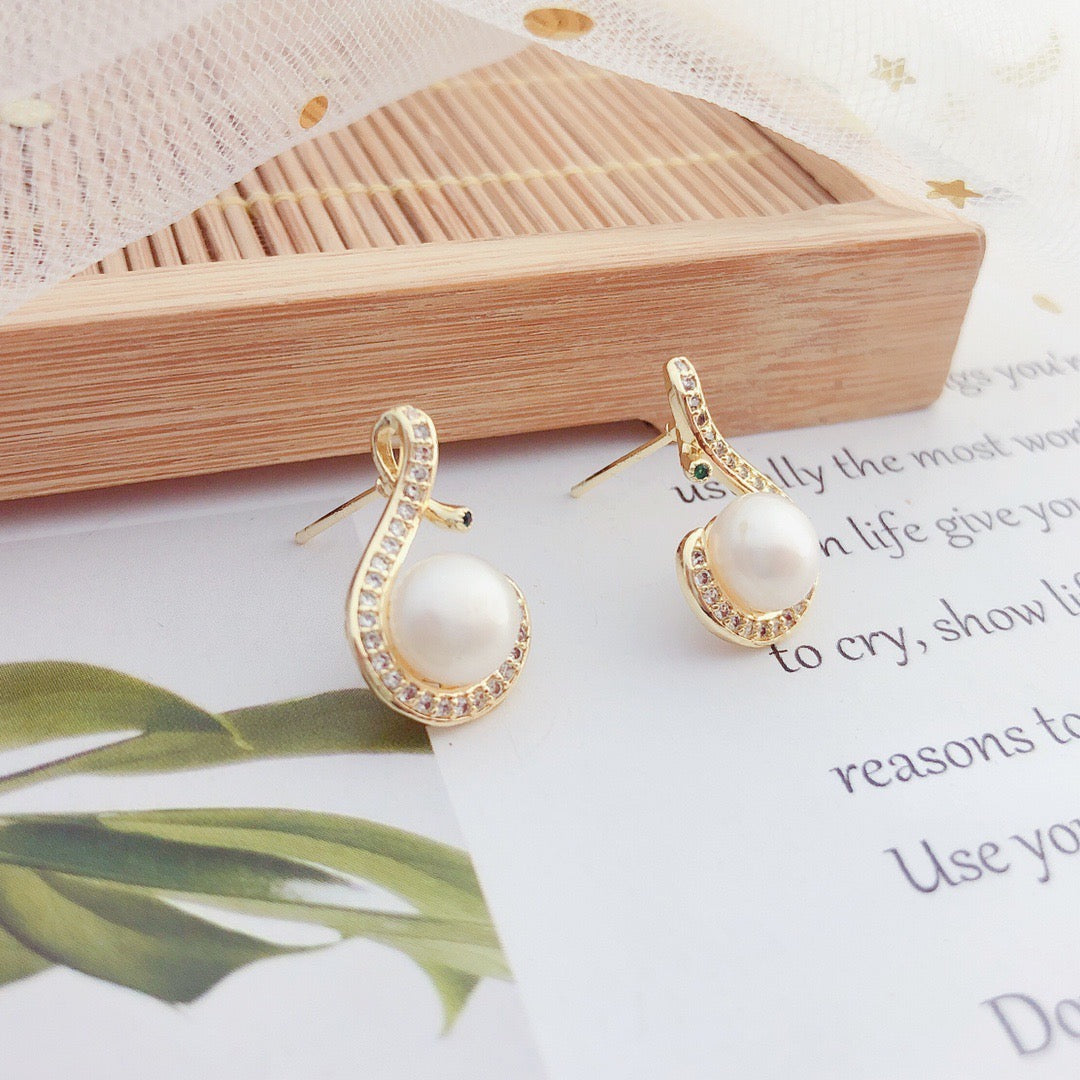 Alya's - Pearl Earrings E.09