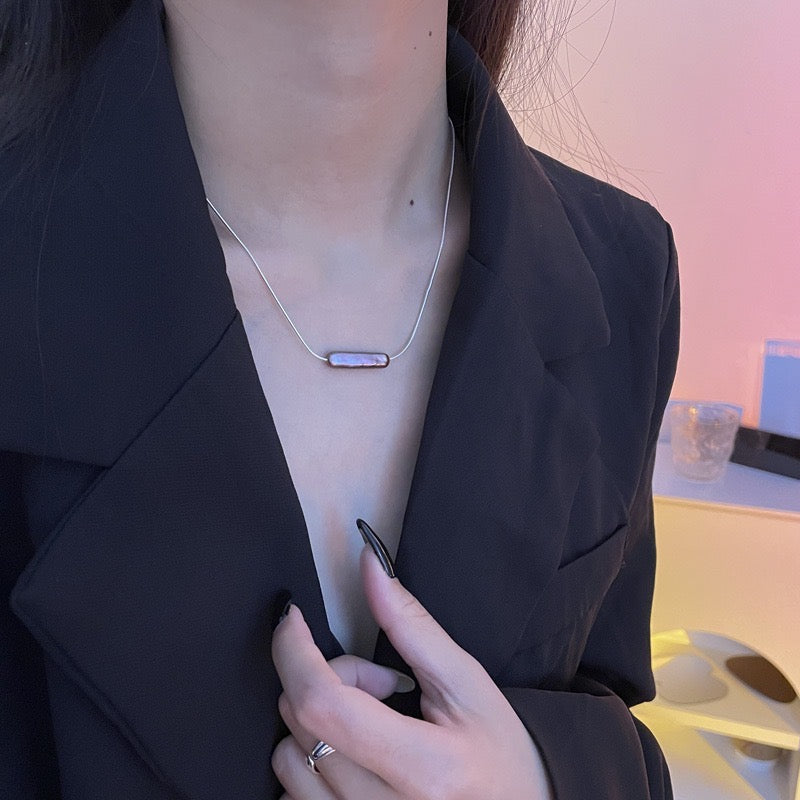 Alya's - Sleek Baroque Pendant