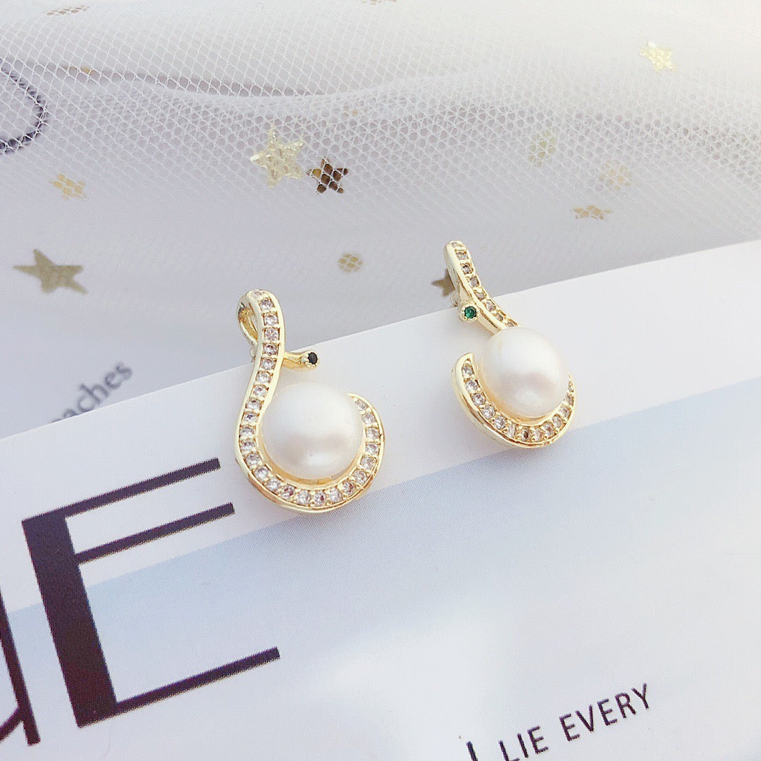 Alya's - Pearl Earrings E.09