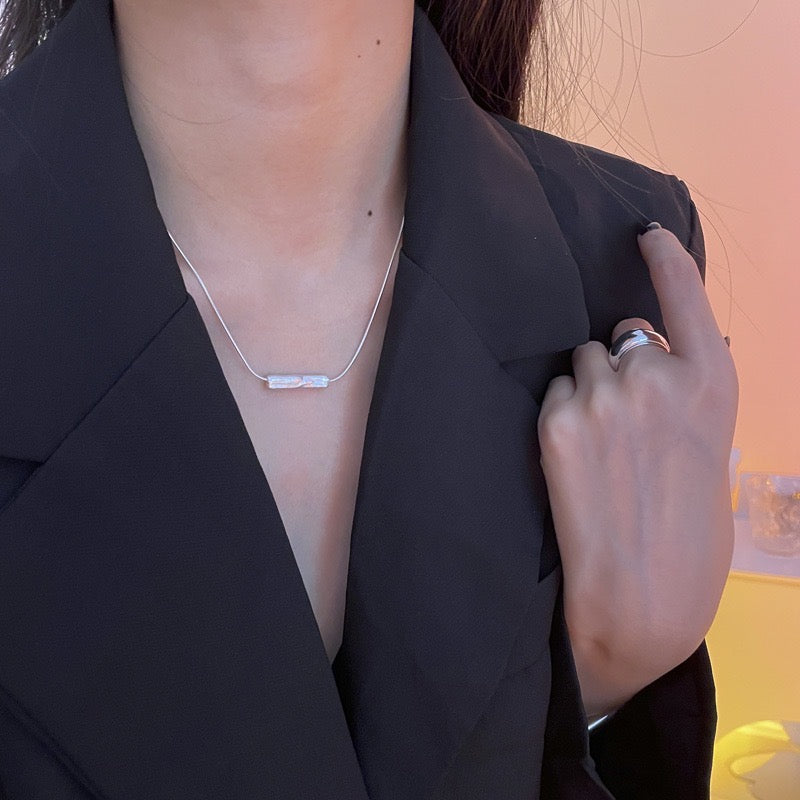 Alya's - Sleek Baroque Pendant