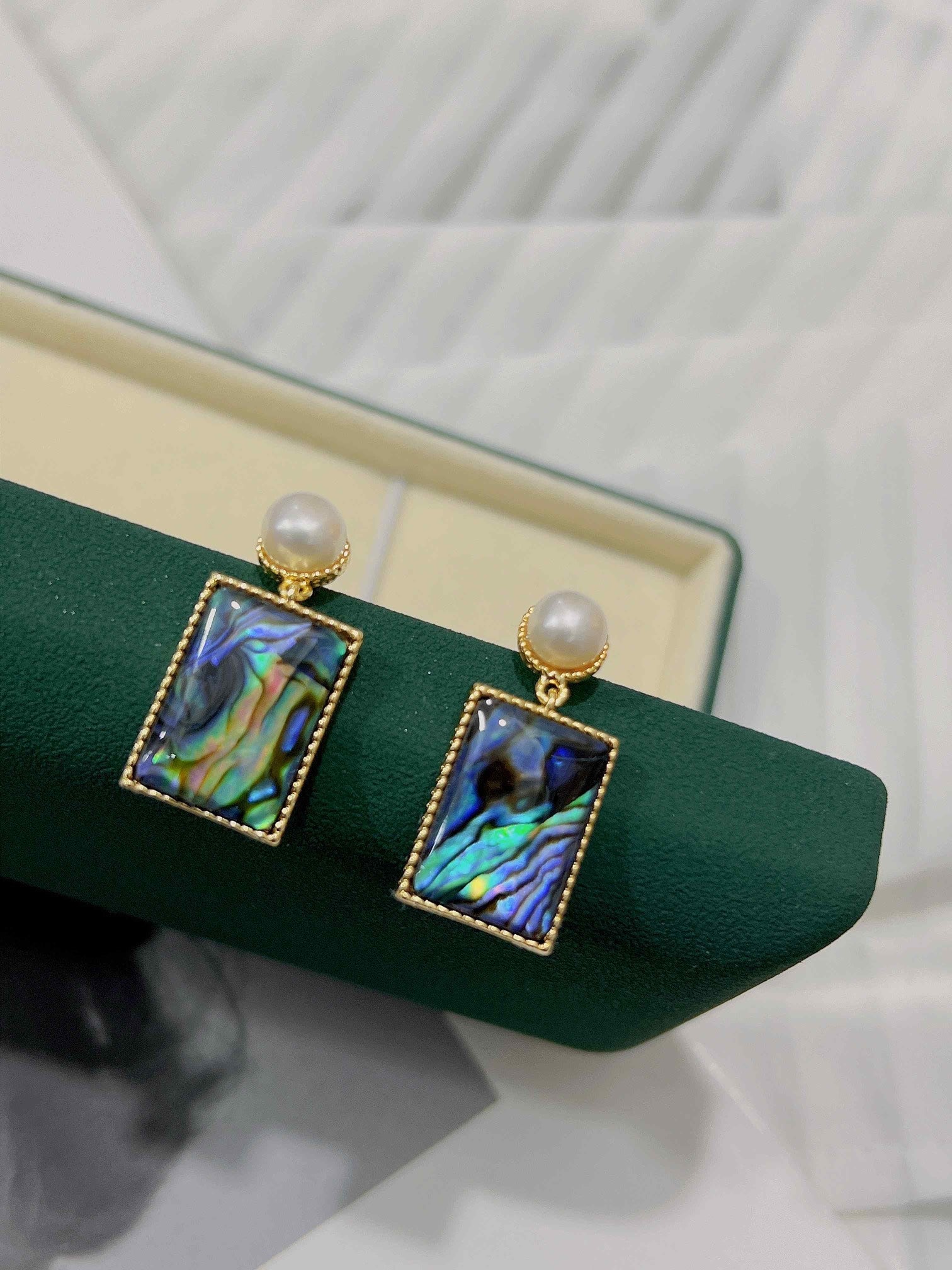 Alya's - Coastal Breeze E.03