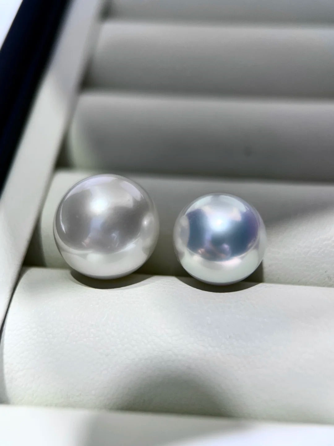 South Sea Pearl with different luster