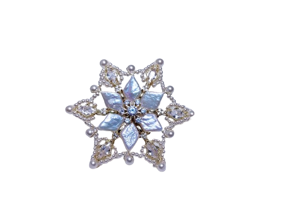 Alya's - Snowflake Brooch