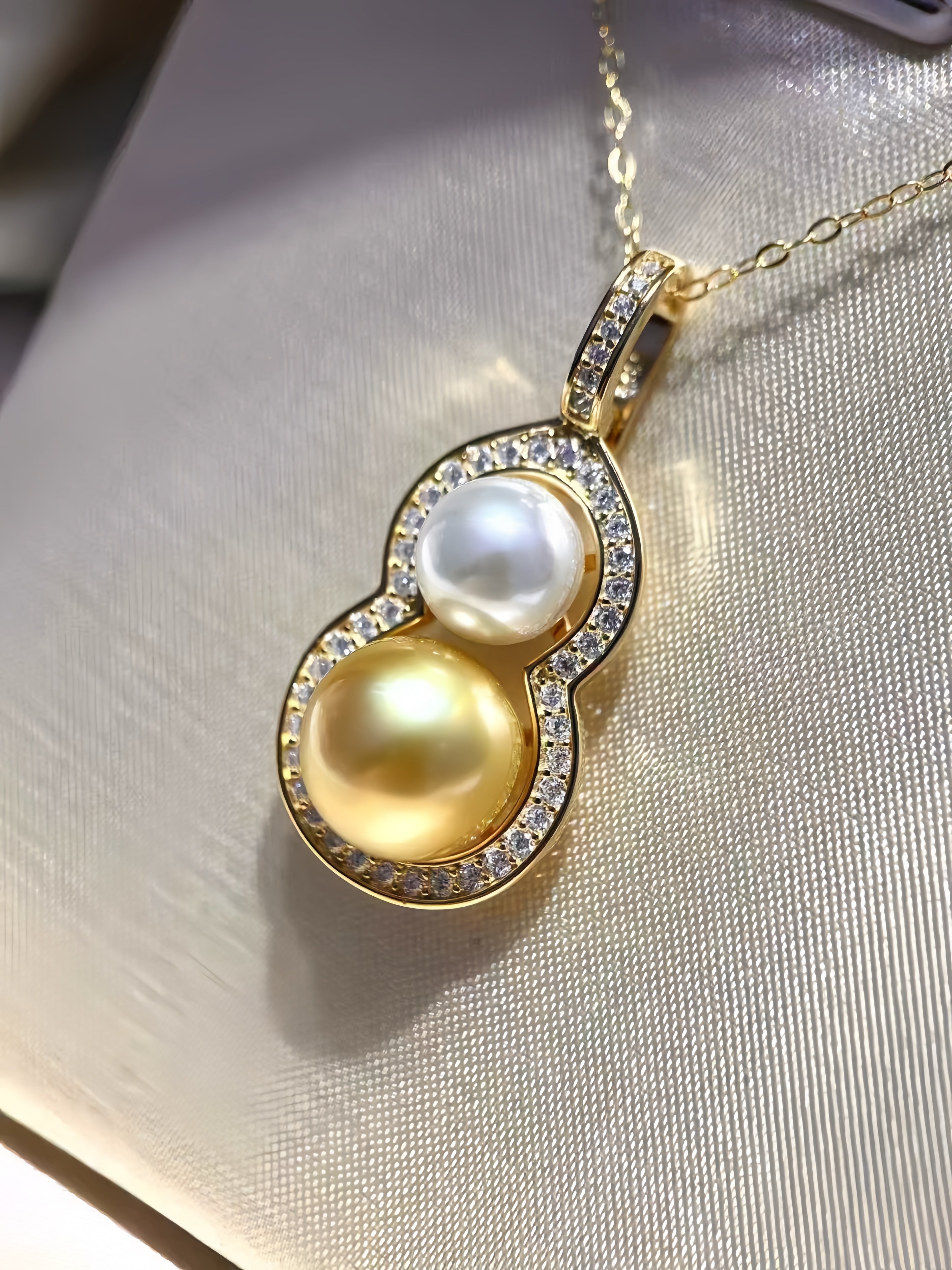 7mm Akoya&10mm South Sea Gold Pearl Pendant P.01