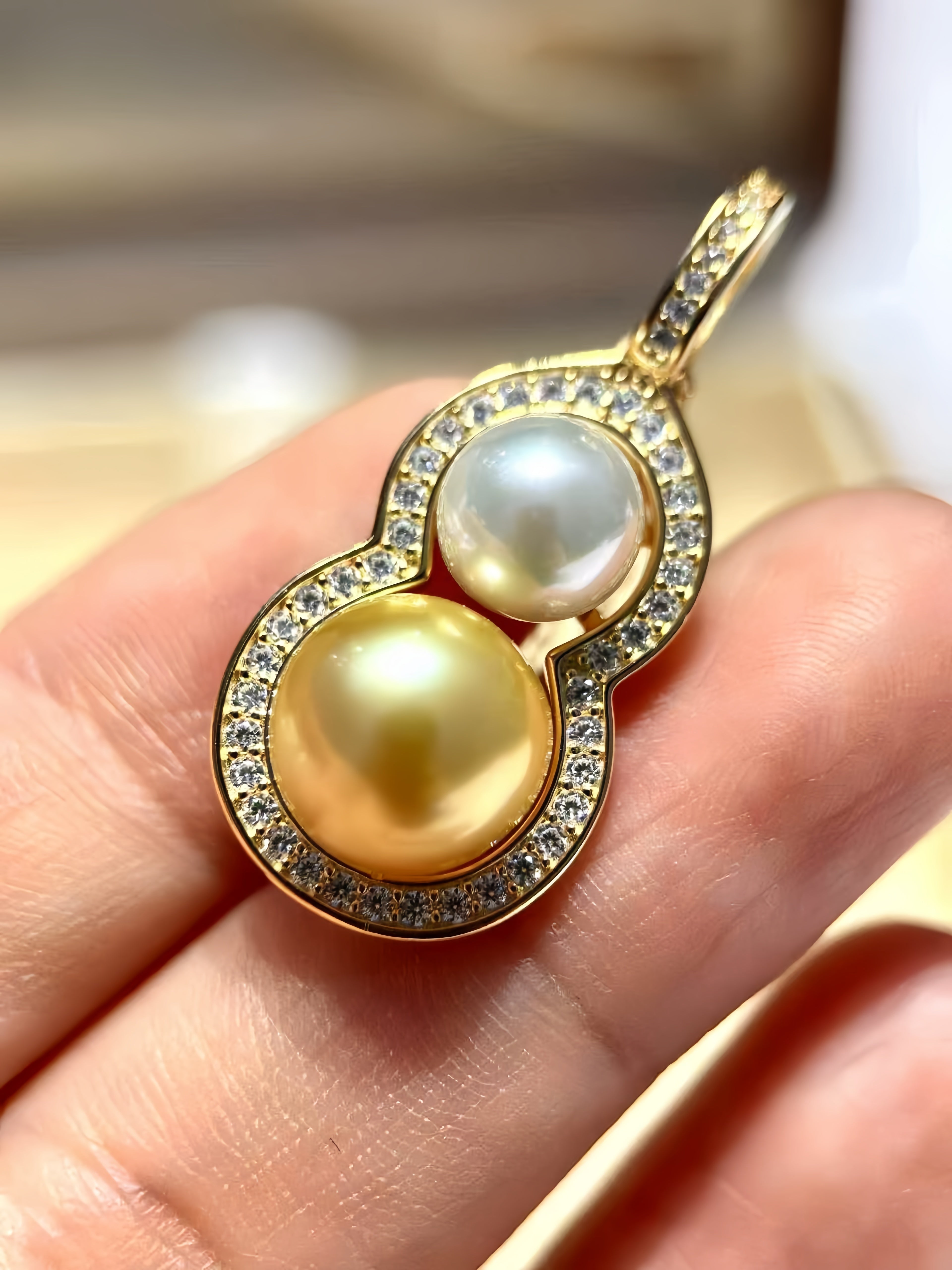 7mm Akoya&10mm South Sea Gold Pearl Pendant P.01