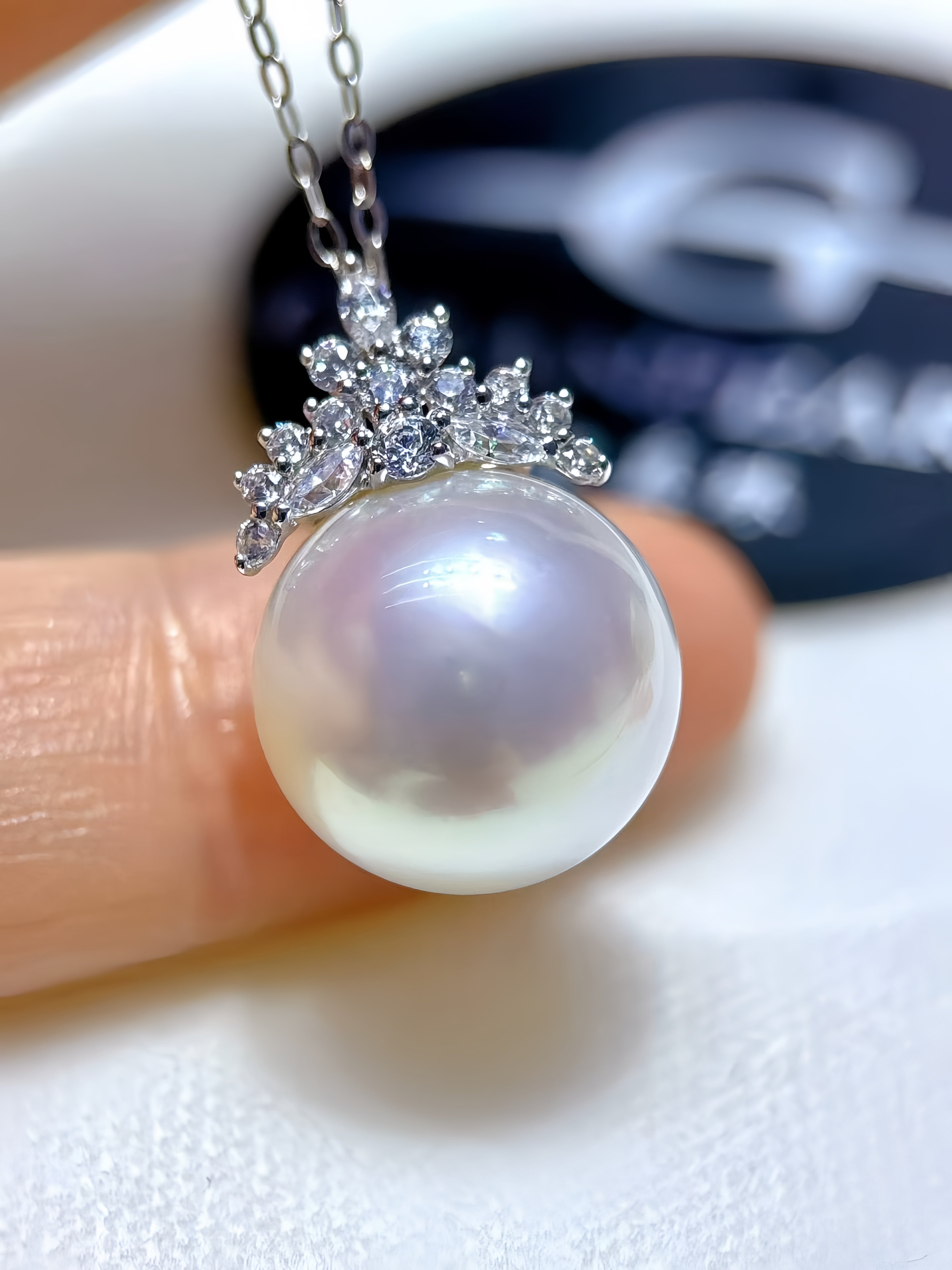 12-13mm Australian White Pearl Pendant/18K Gold P.02