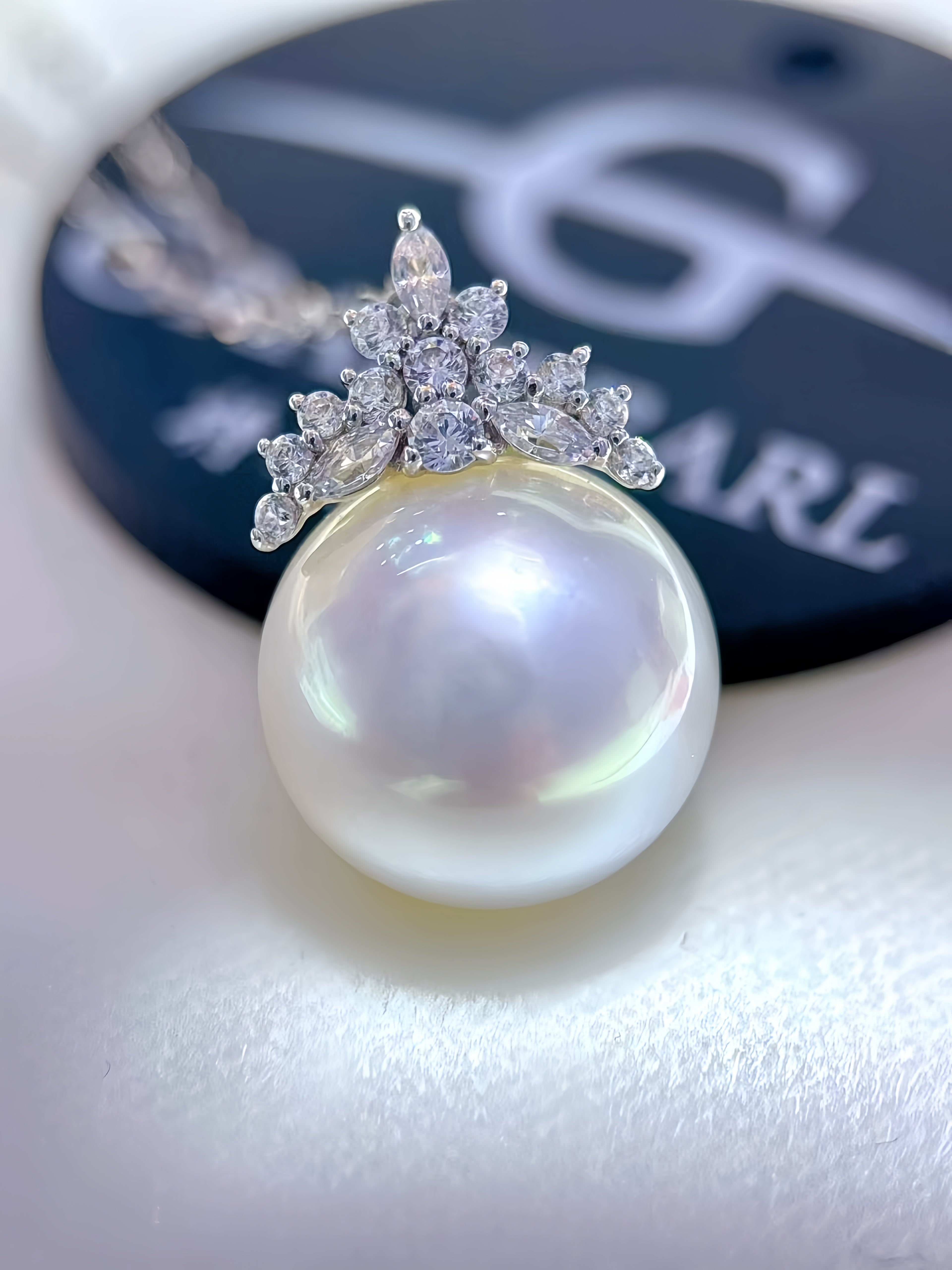 12-13mm Australian White Pearl Pendant/18K Gold P.02