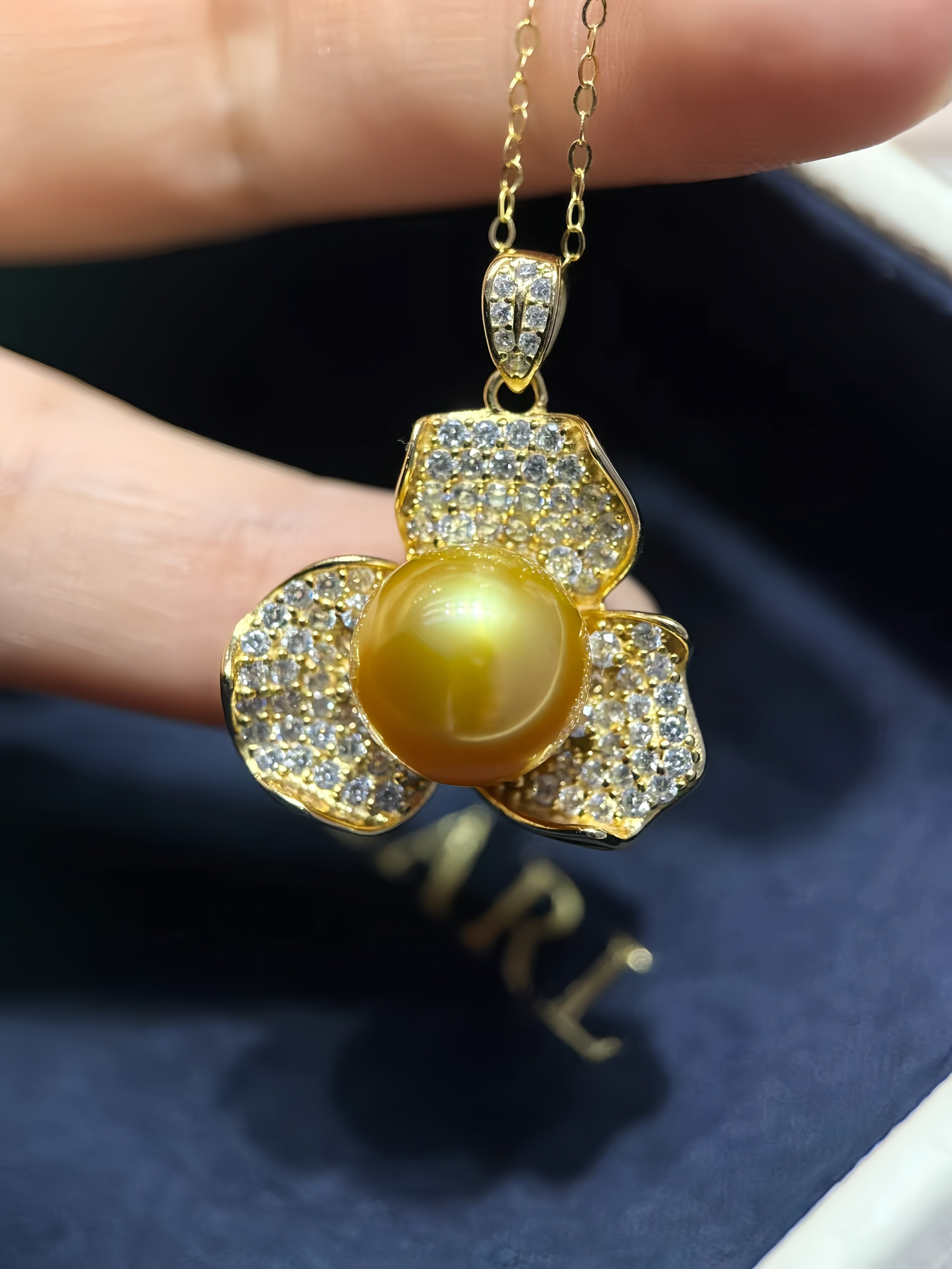 10-11mm South Sea Gold Pearl Pendant P.02