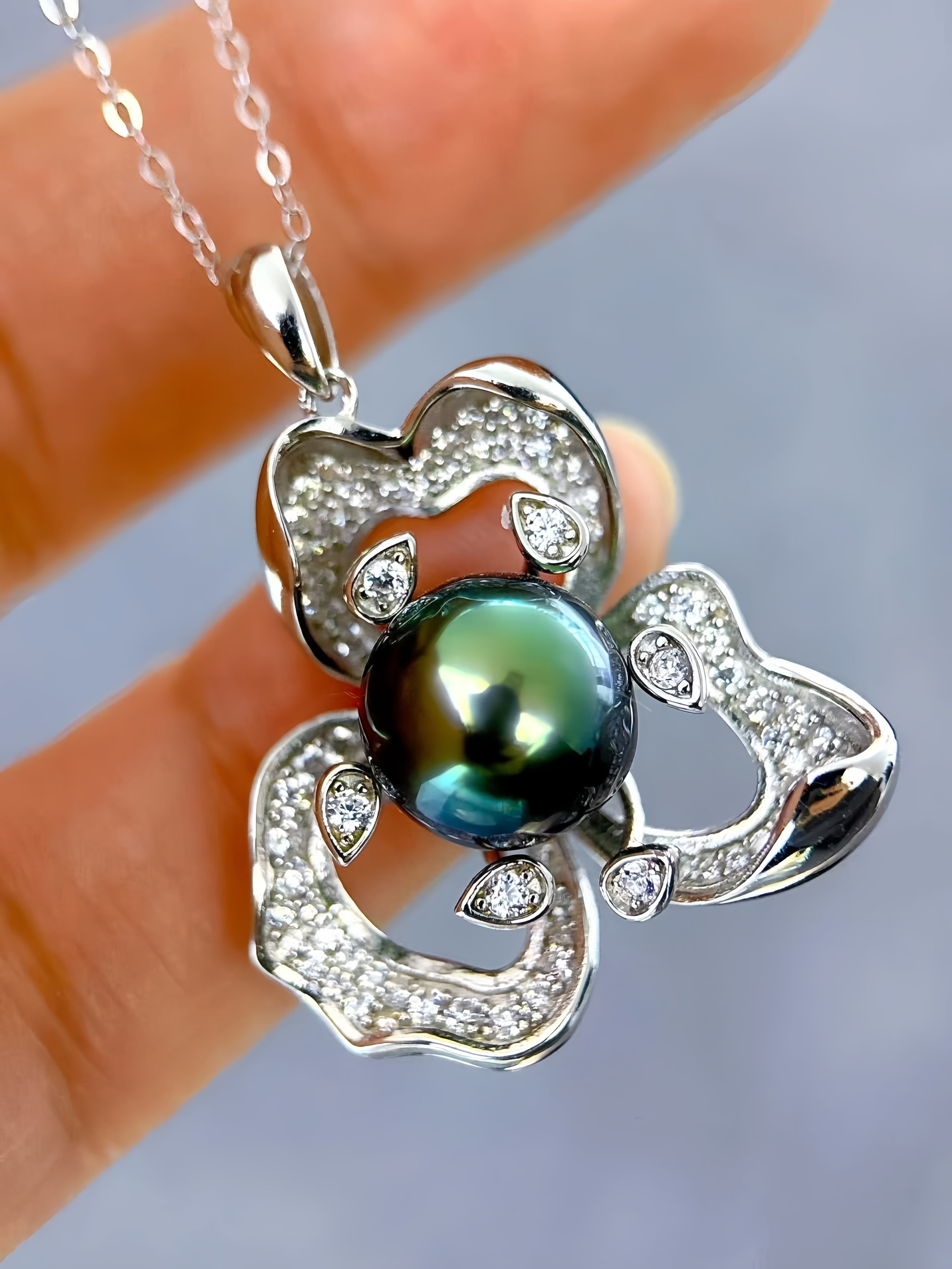 9-10mm Tahitian Pearl Pendant  P.01