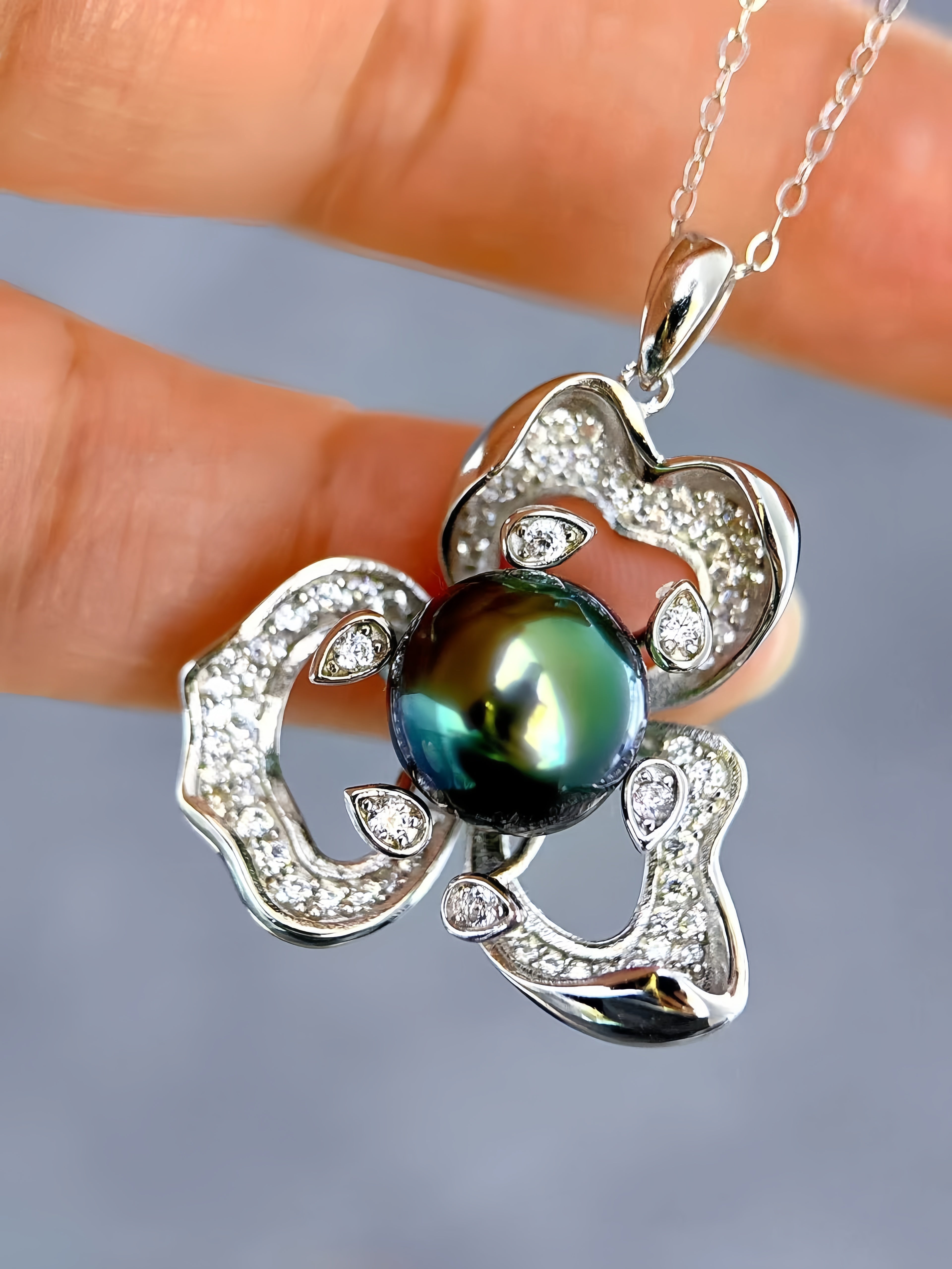 9-10mm Tahitian Pearl Pendant  P.01