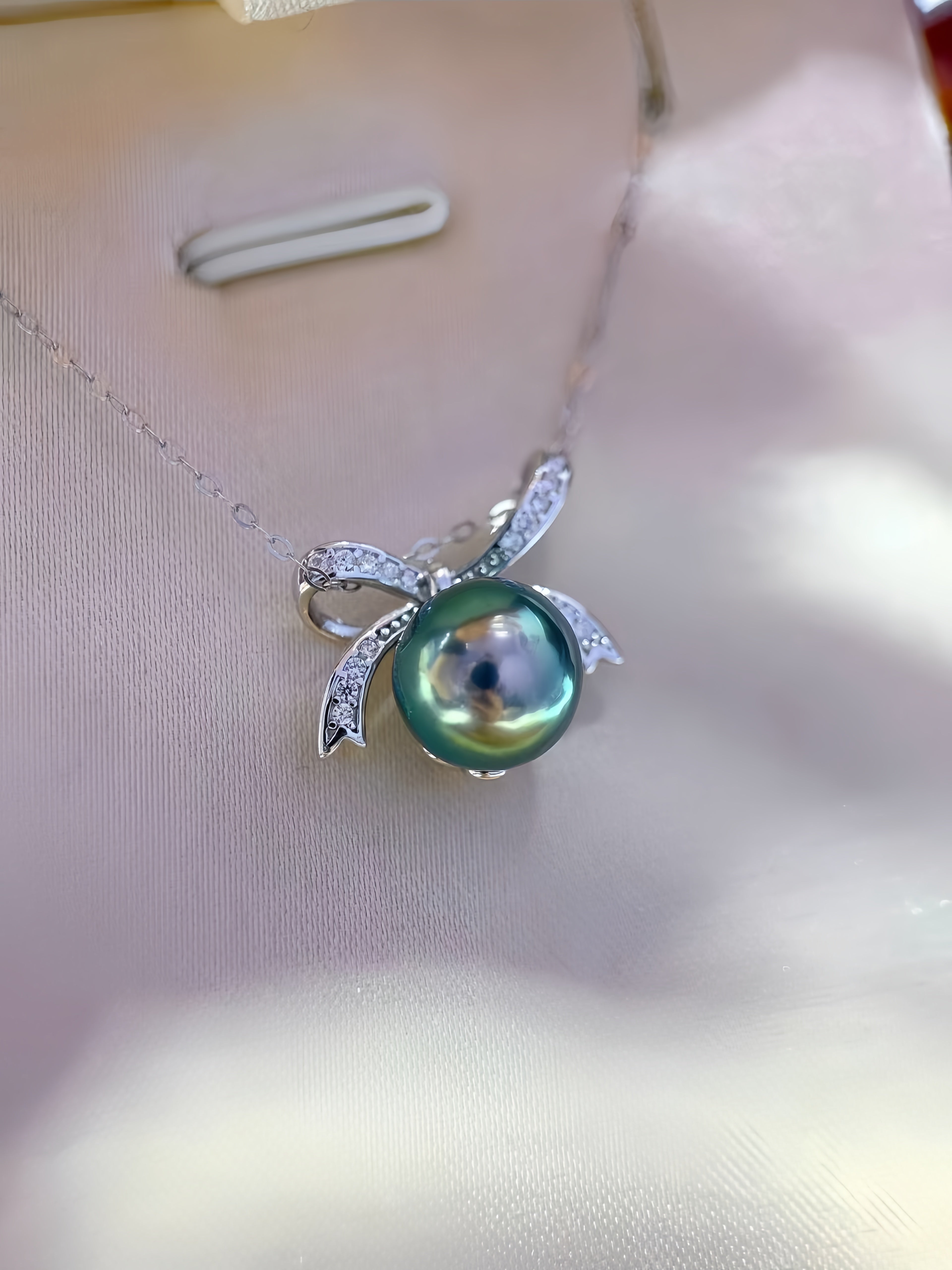 9-10mm Tahitian Pearl Pendant P.06