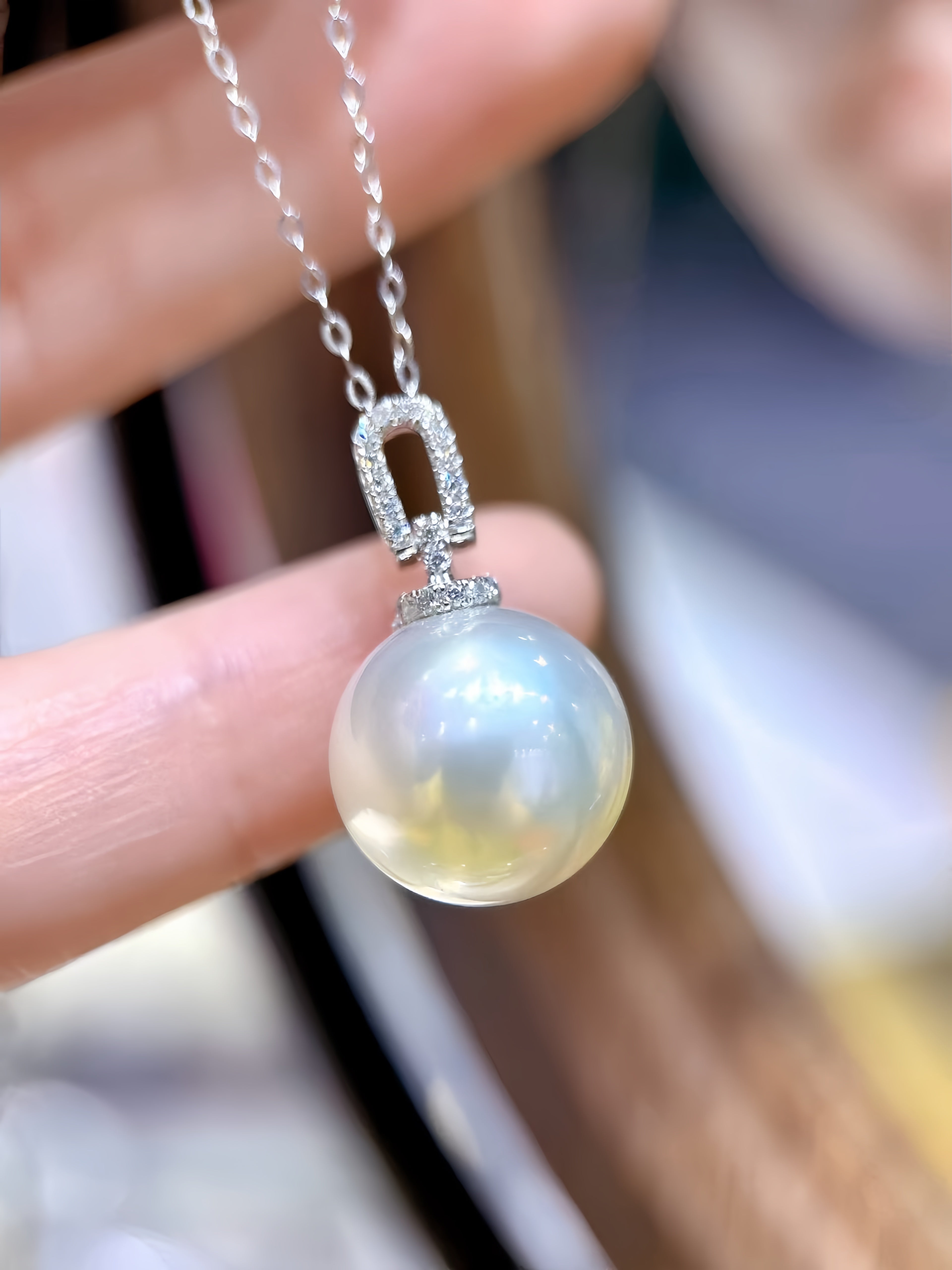 13-14mm Australian White Pearl Pendant/18K Gold P.01