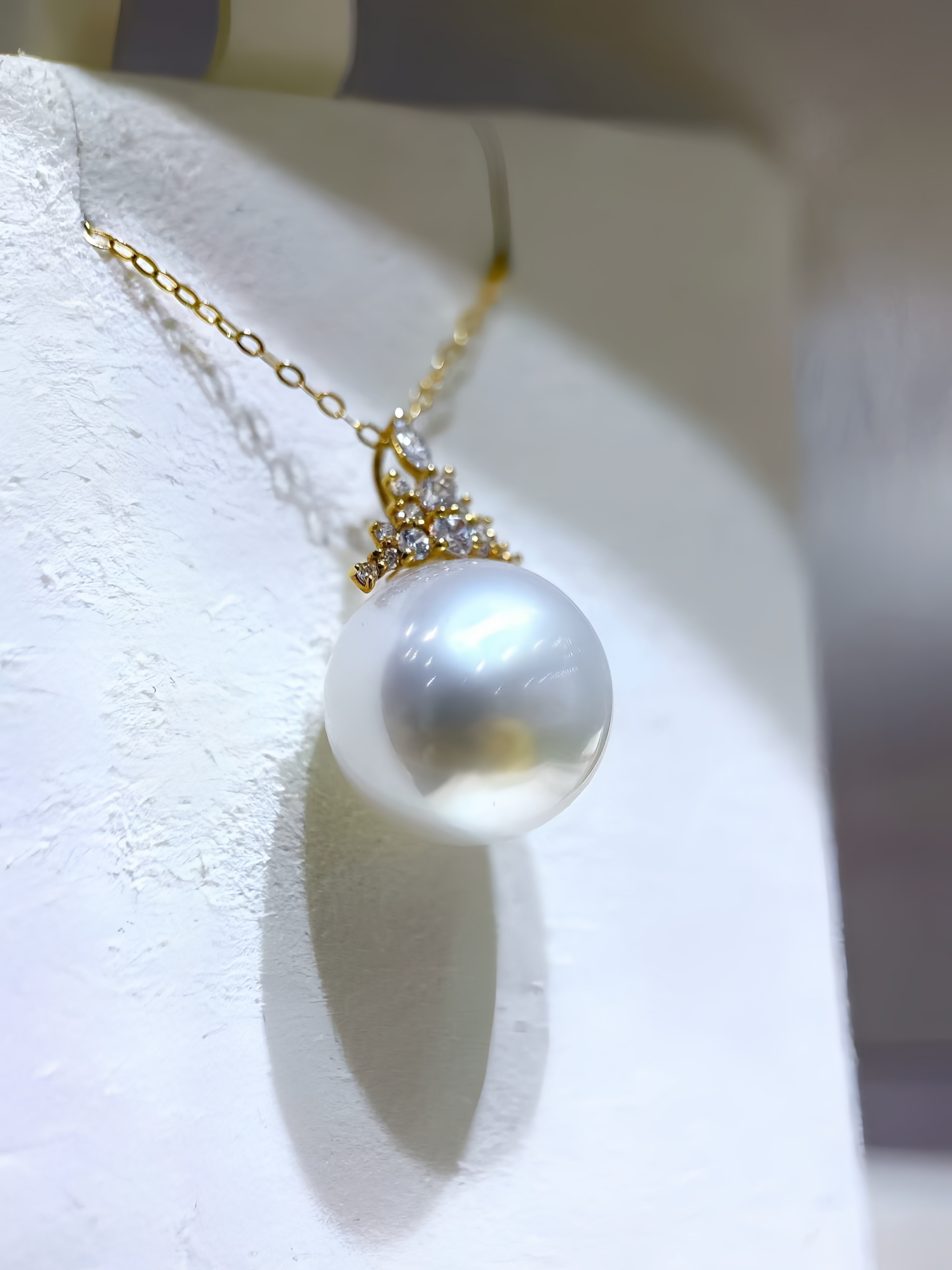 13-14mm Australian White Pearl Pendant/18K Gold P.03