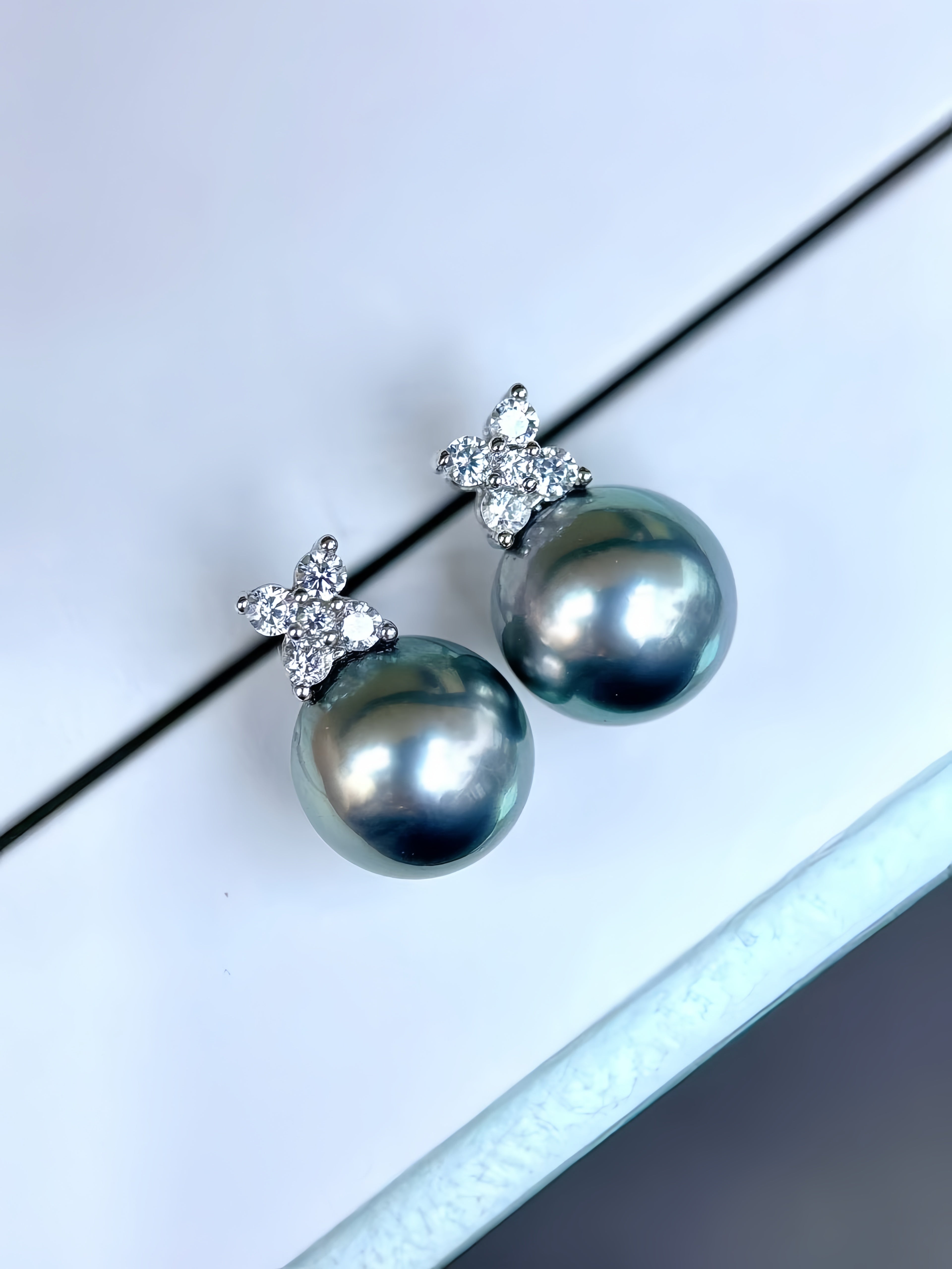 8-9mm Tahitian Pearl Earrings E.03