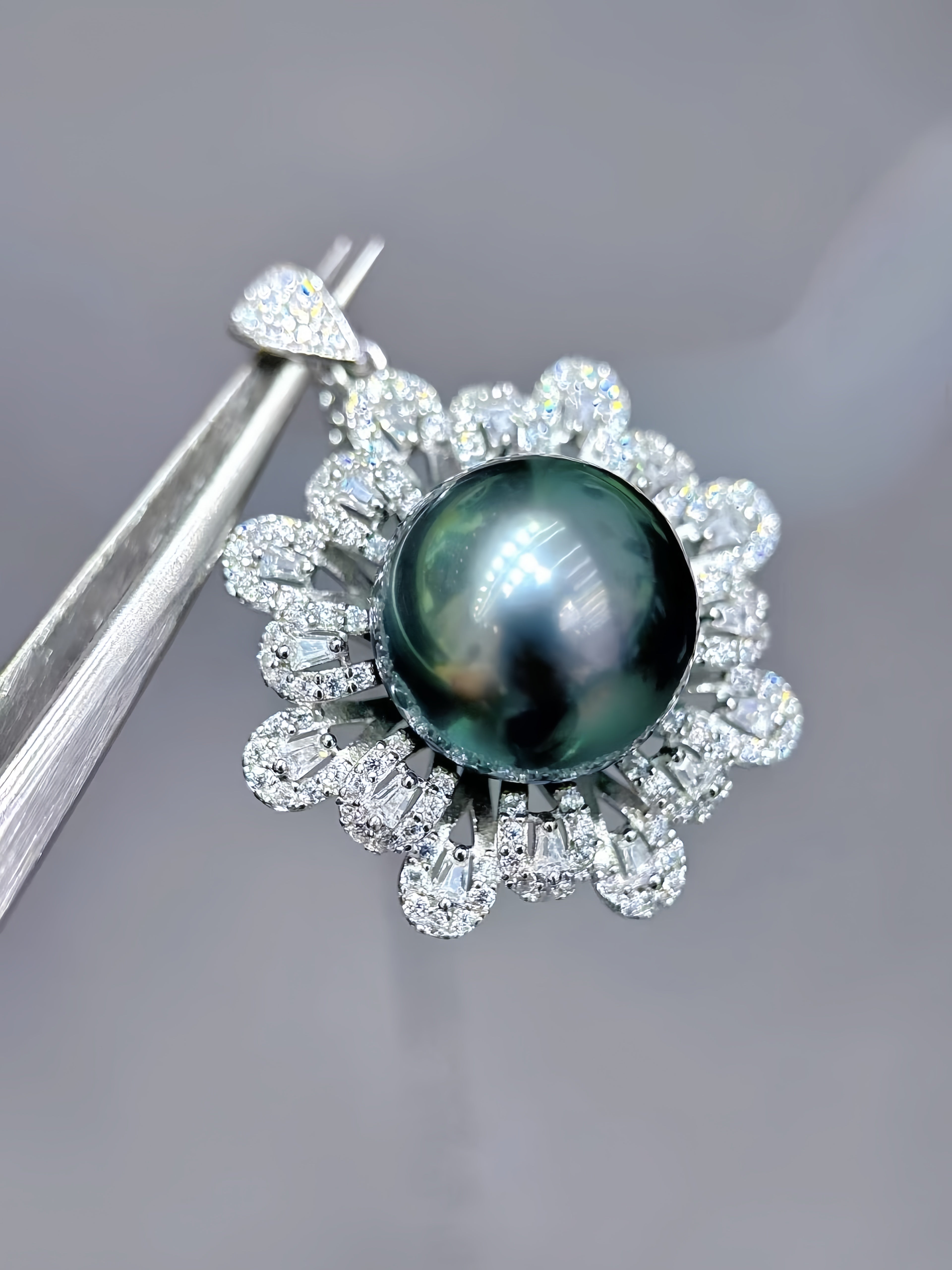 13-14mm Tahitian Pearl Pendant P.04
