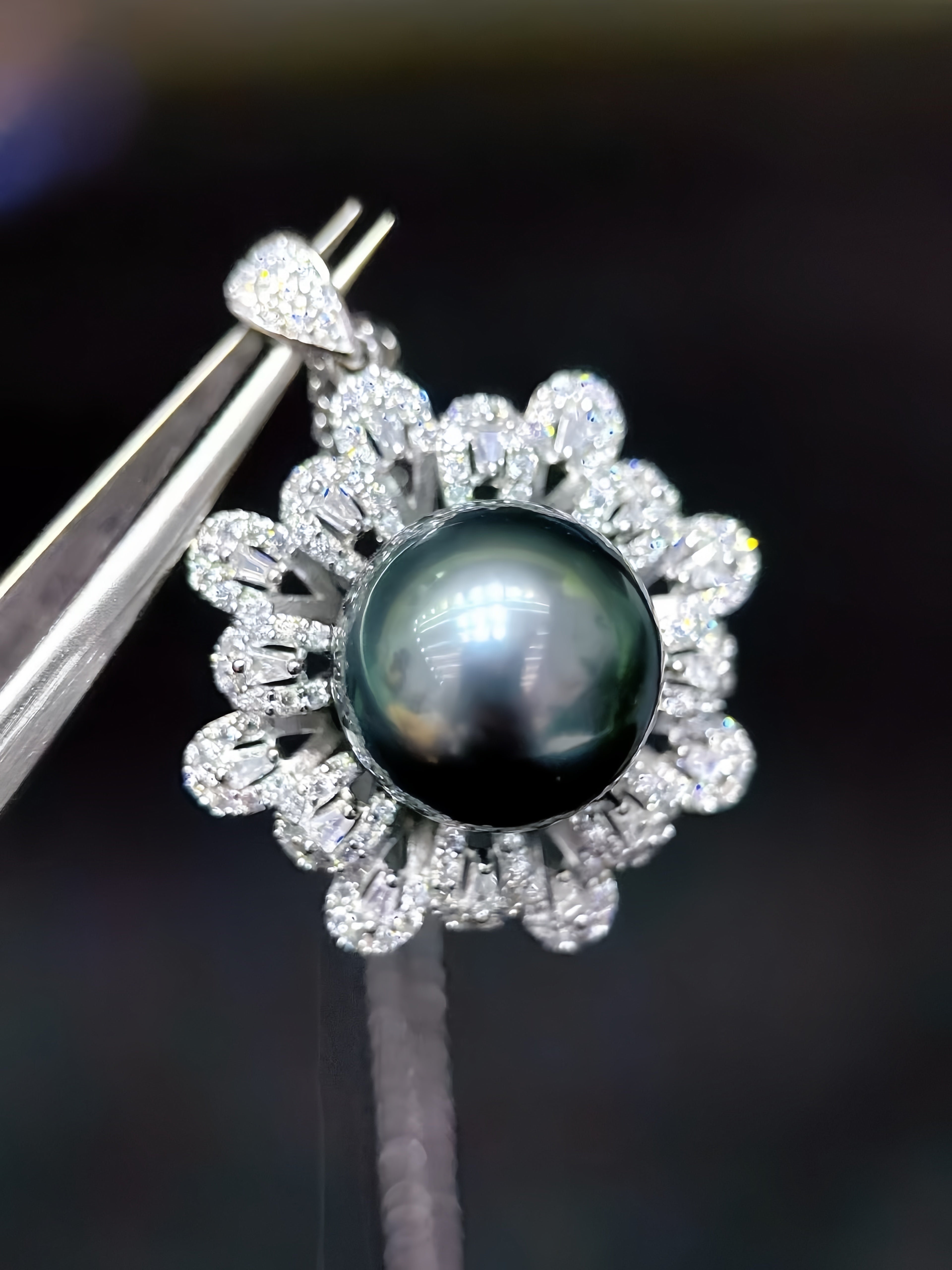 13-14mm Tahitian Pearl Pendant P.04