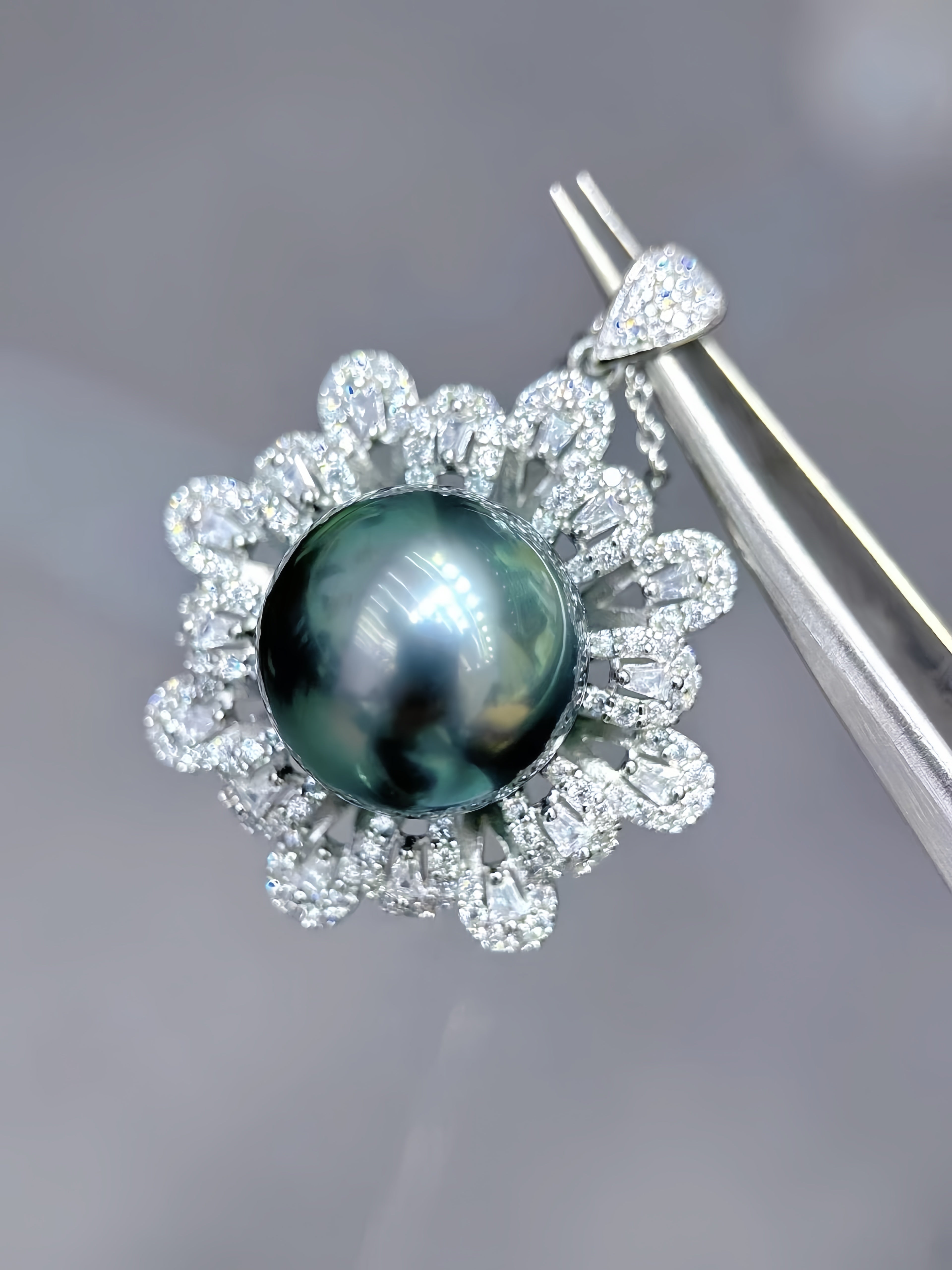 13-14mm Tahitian Pearl Pendant P.04