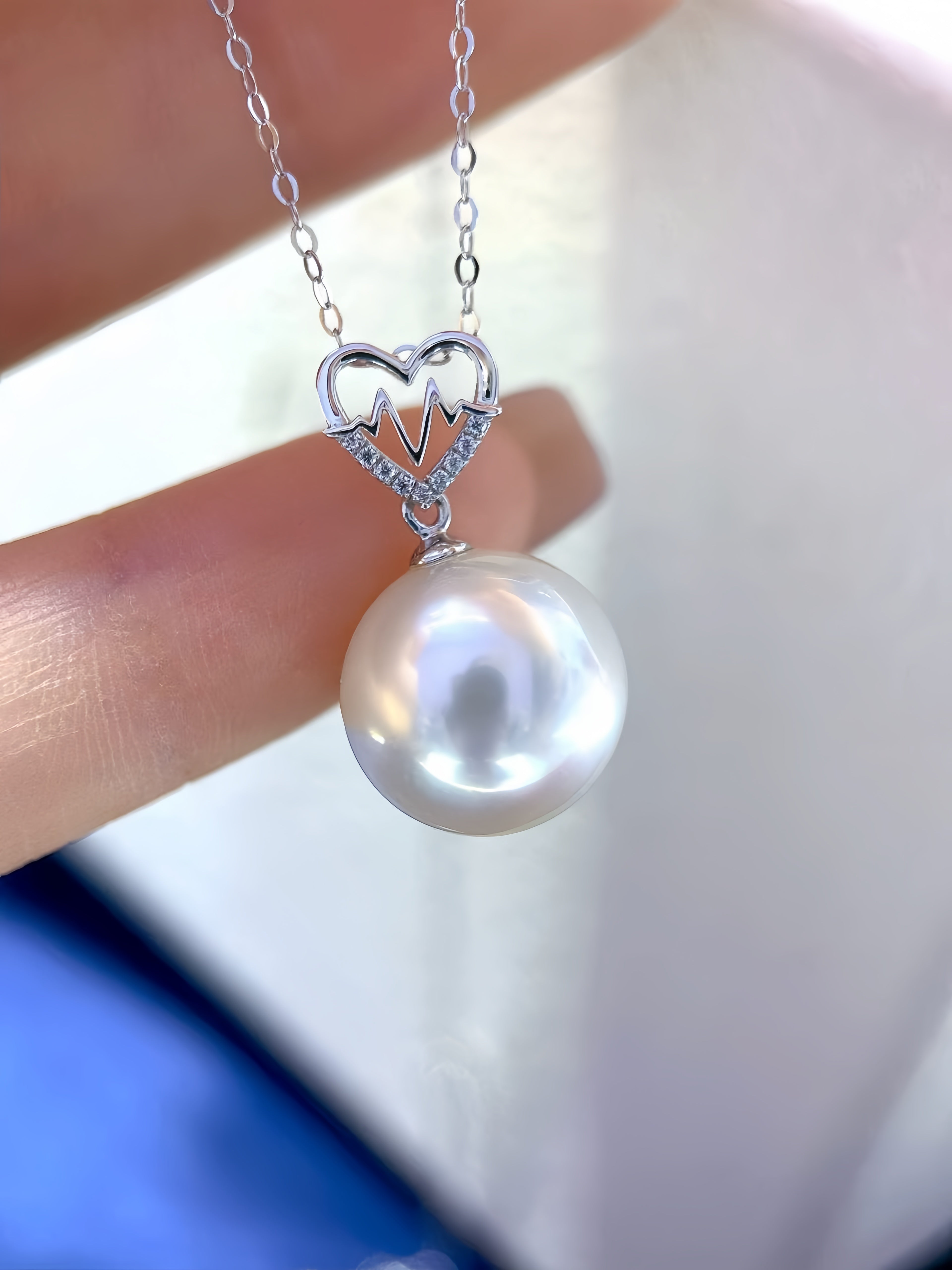 12-13mm Australian White Pearl Pendant/18K Gold P.01