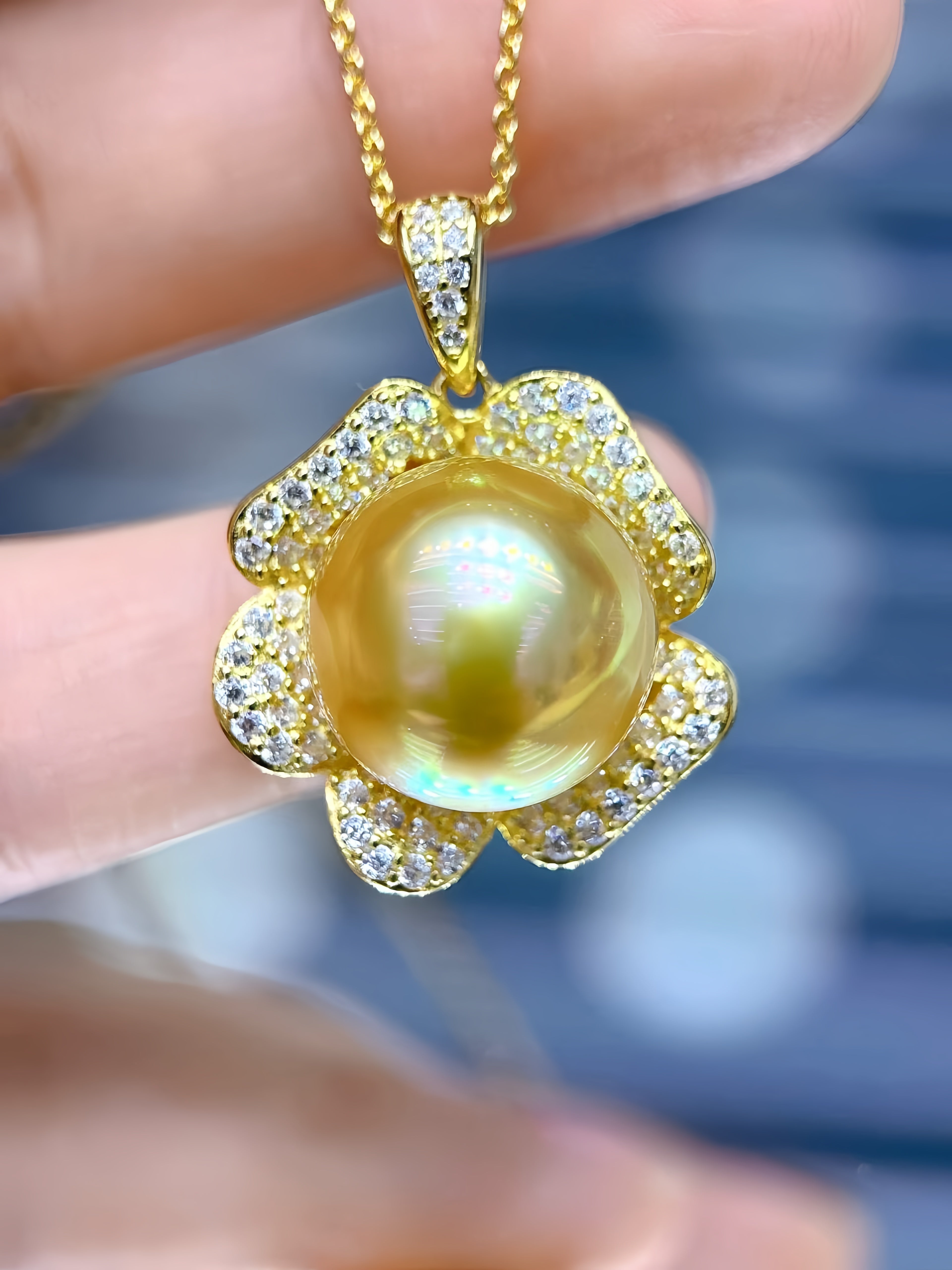 13-14mm South Sea Gold Pearl Pendant P.04